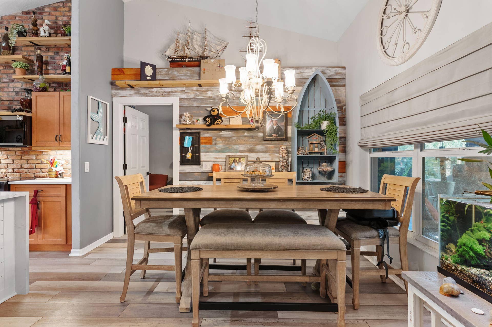 Dining/Breakfast Area