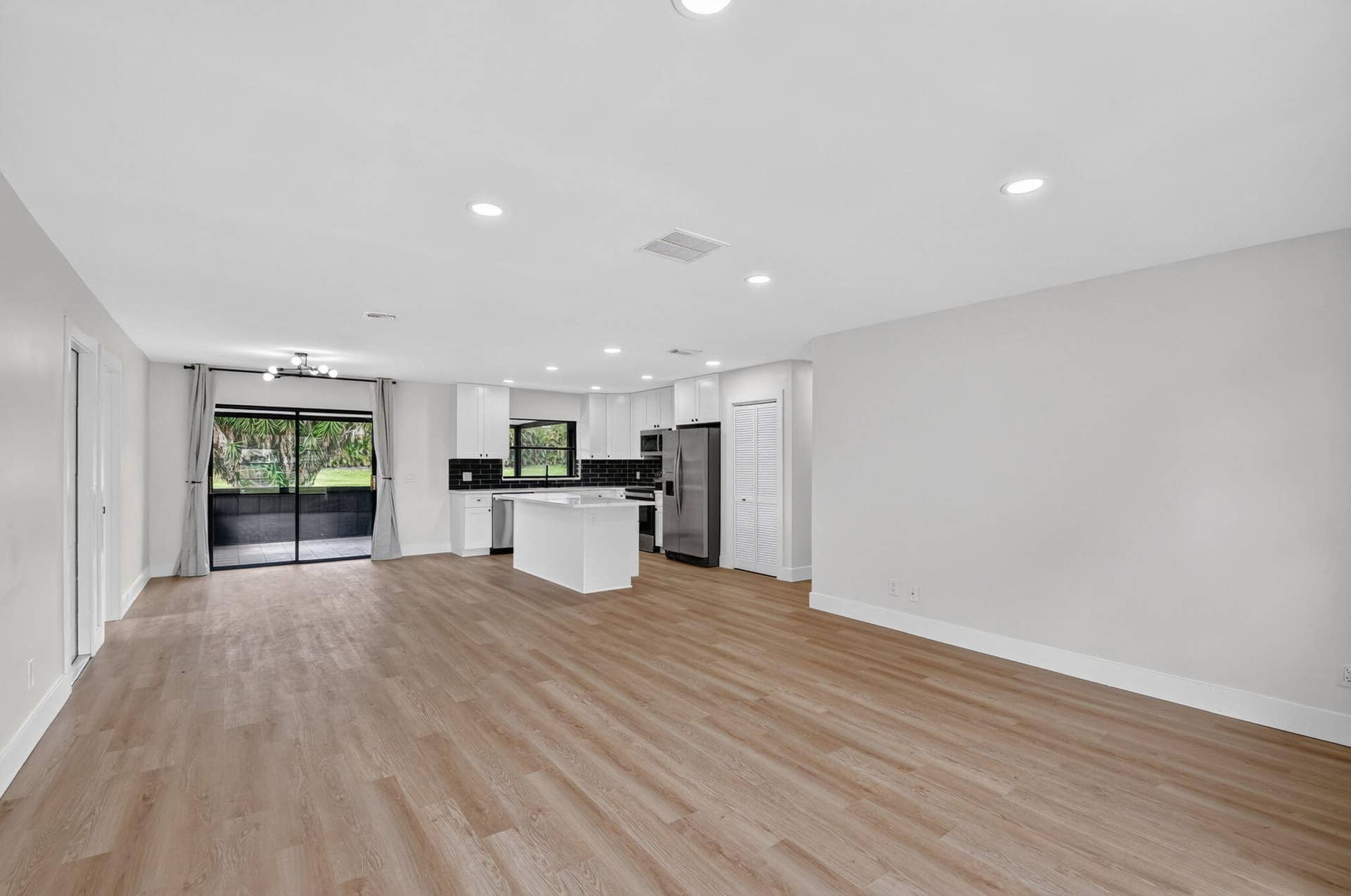 8213 Rose Marie Avenue W, Boynton Beach, FL 33472 7-web-or-mls-DSC_3102