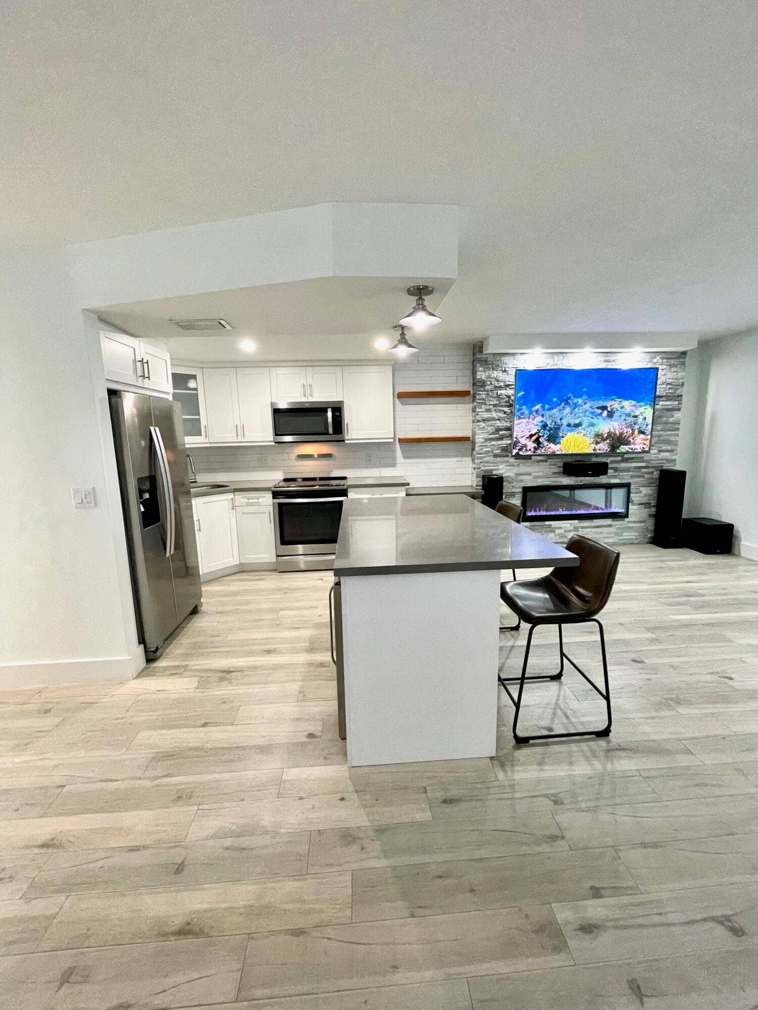 342 Southwind Drive, #123, North Palm Beach, FL 33408 Kitchen view