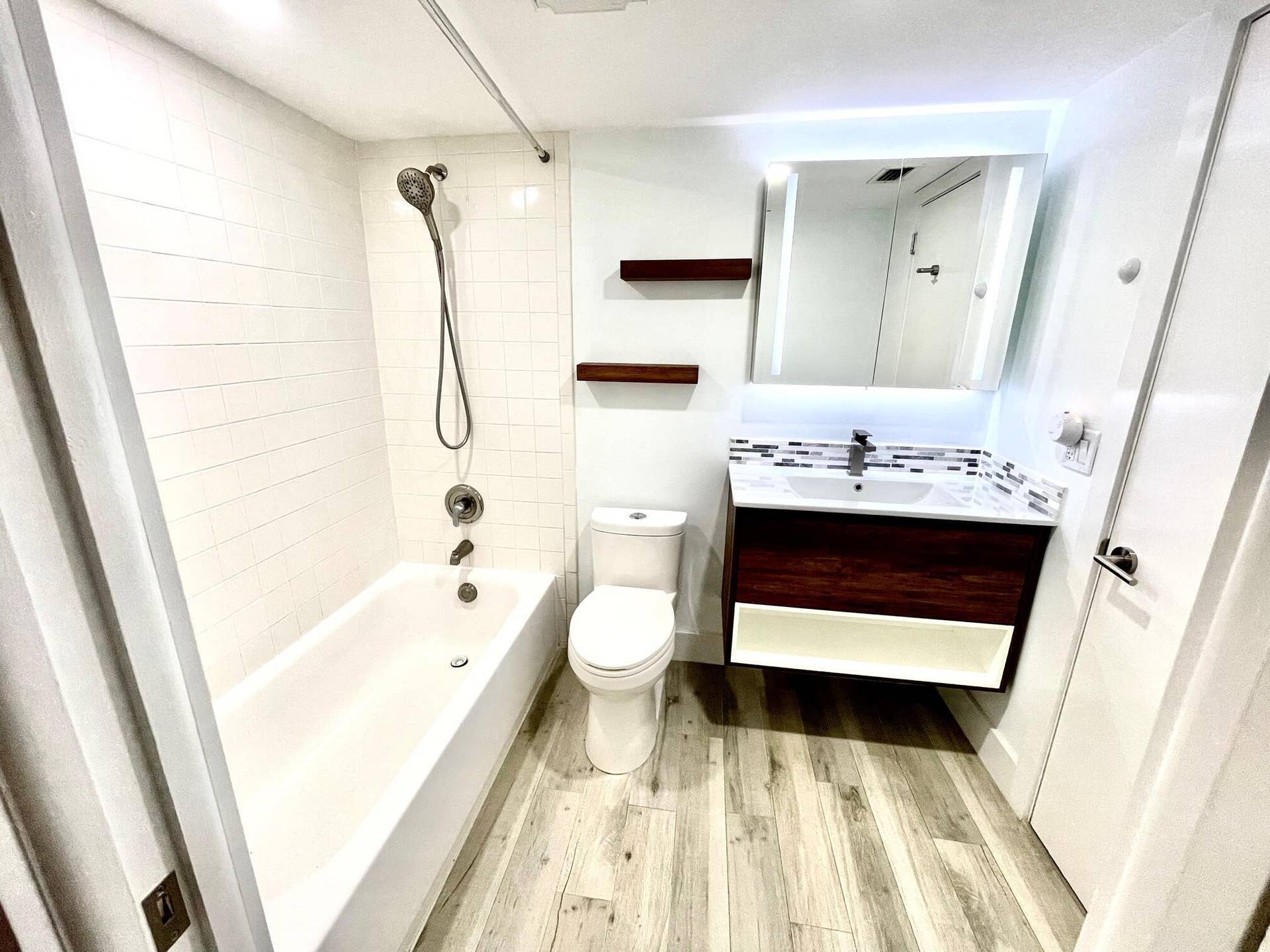 342 Southwind Drive, #123, North Palm Beach, FL 33408 Master Bath