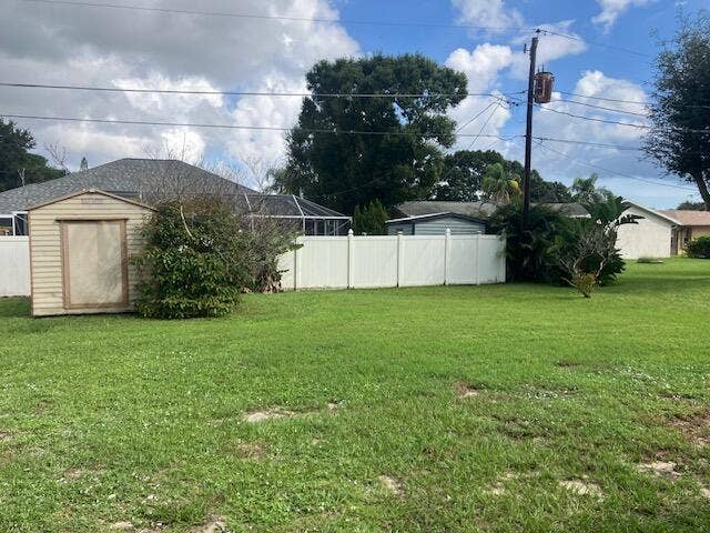 1625 SE GRAPELAND Avenue, Port St Lucie, FL 34952 IMG_4284