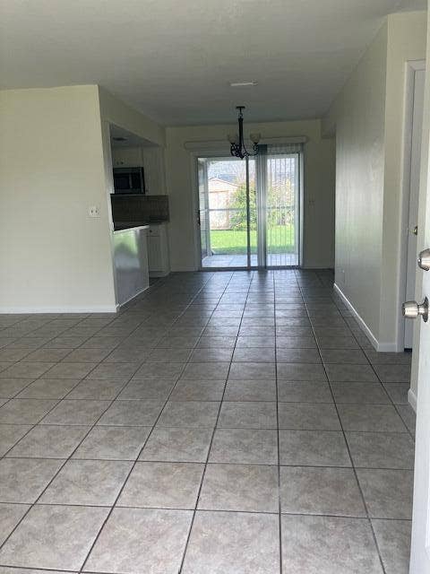 1625 SE GRAPELAND Avenue, Port St Lucie, FL 34952 IMG_4272
