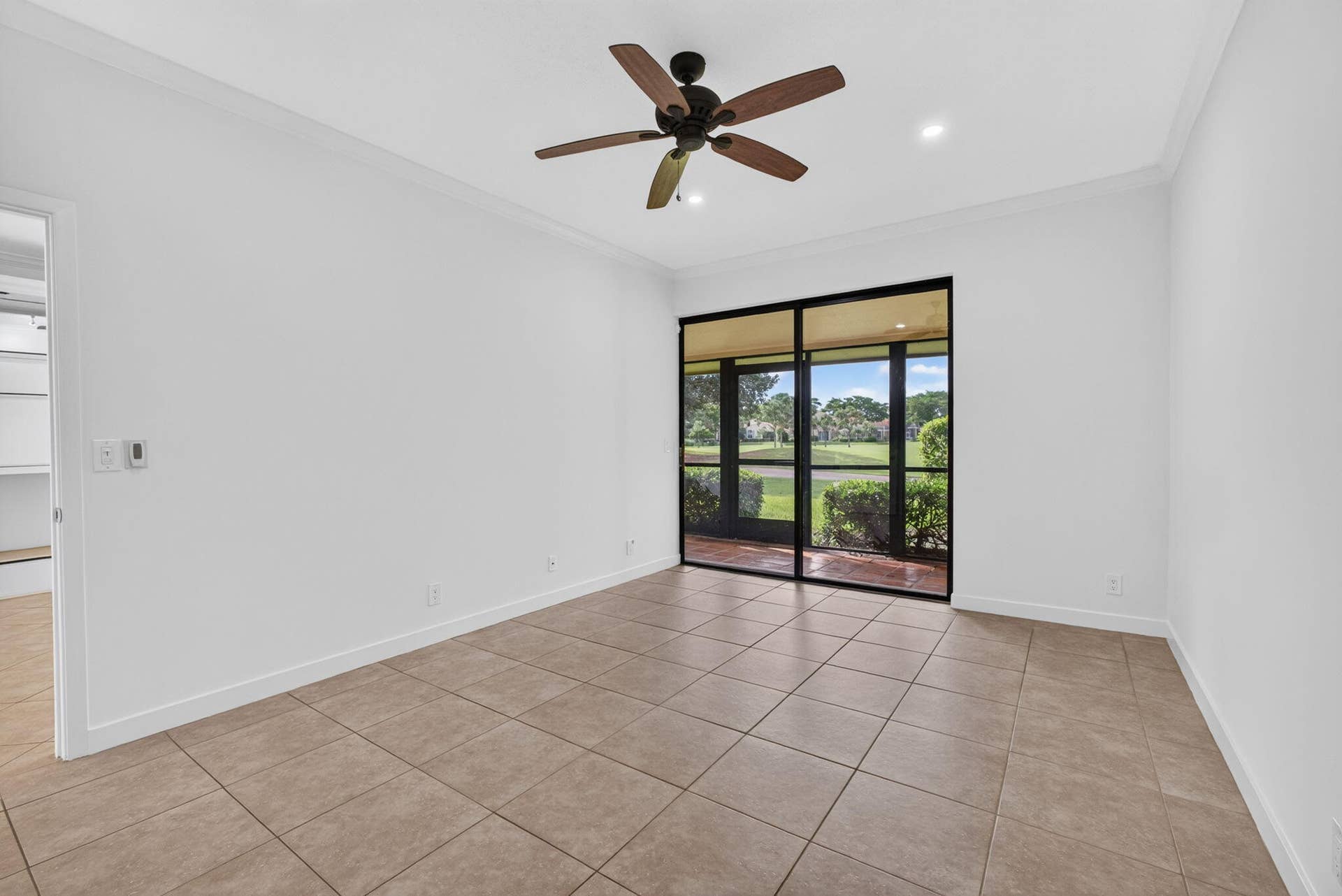 10 - Kitchen and courtyard access