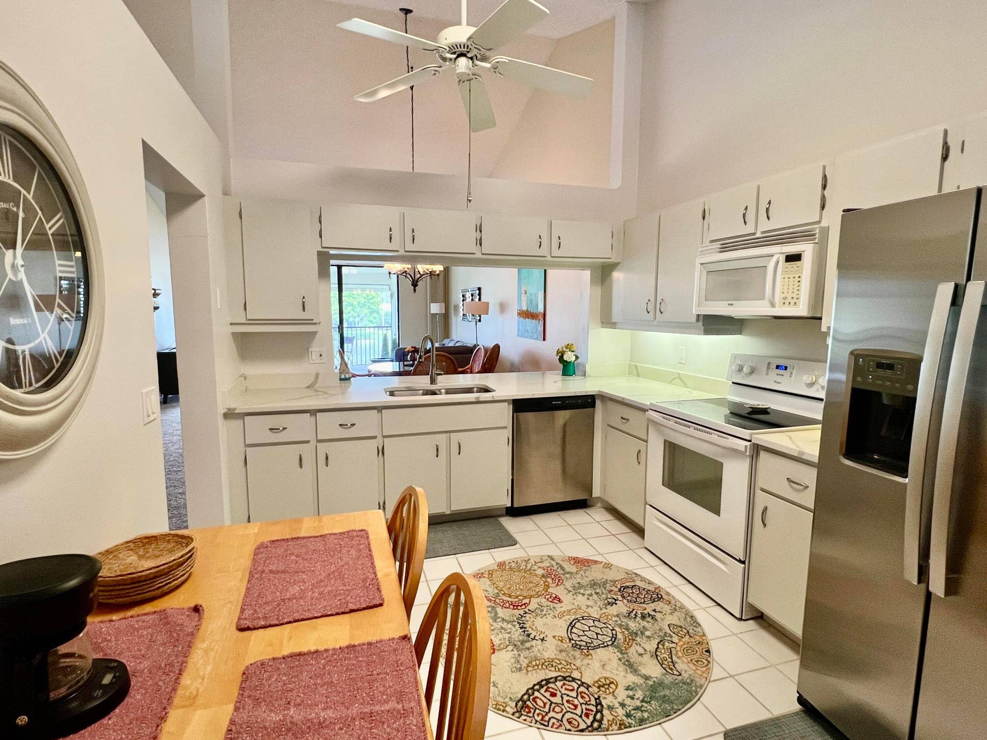 6944 BRIARLAKE Circle, #201, Palm Beach Gardens, FL 33418 Attractive big kitchen