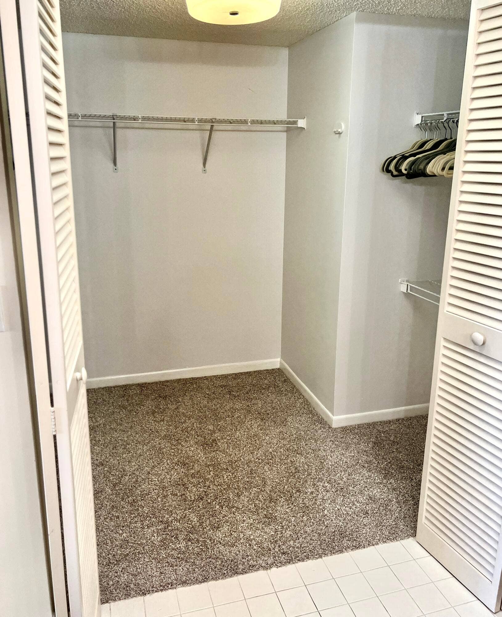 6944 BRIARLAKE Circle, #201, Palm Beach Gardens, FL 33418 Walk-in closet