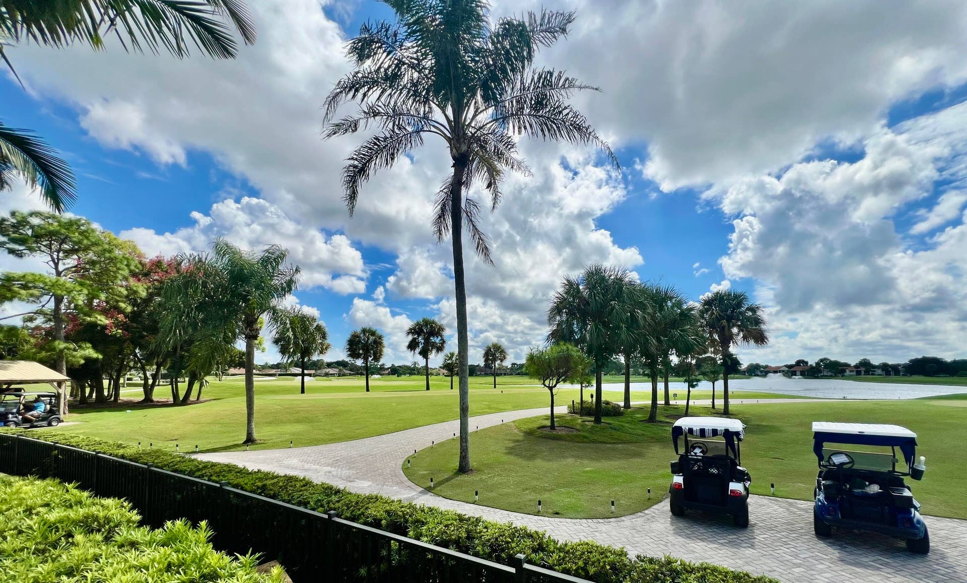 6944 BRIARLAKE Circle, #201, Palm Beach Gardens, FL 33418 Time to play golf!