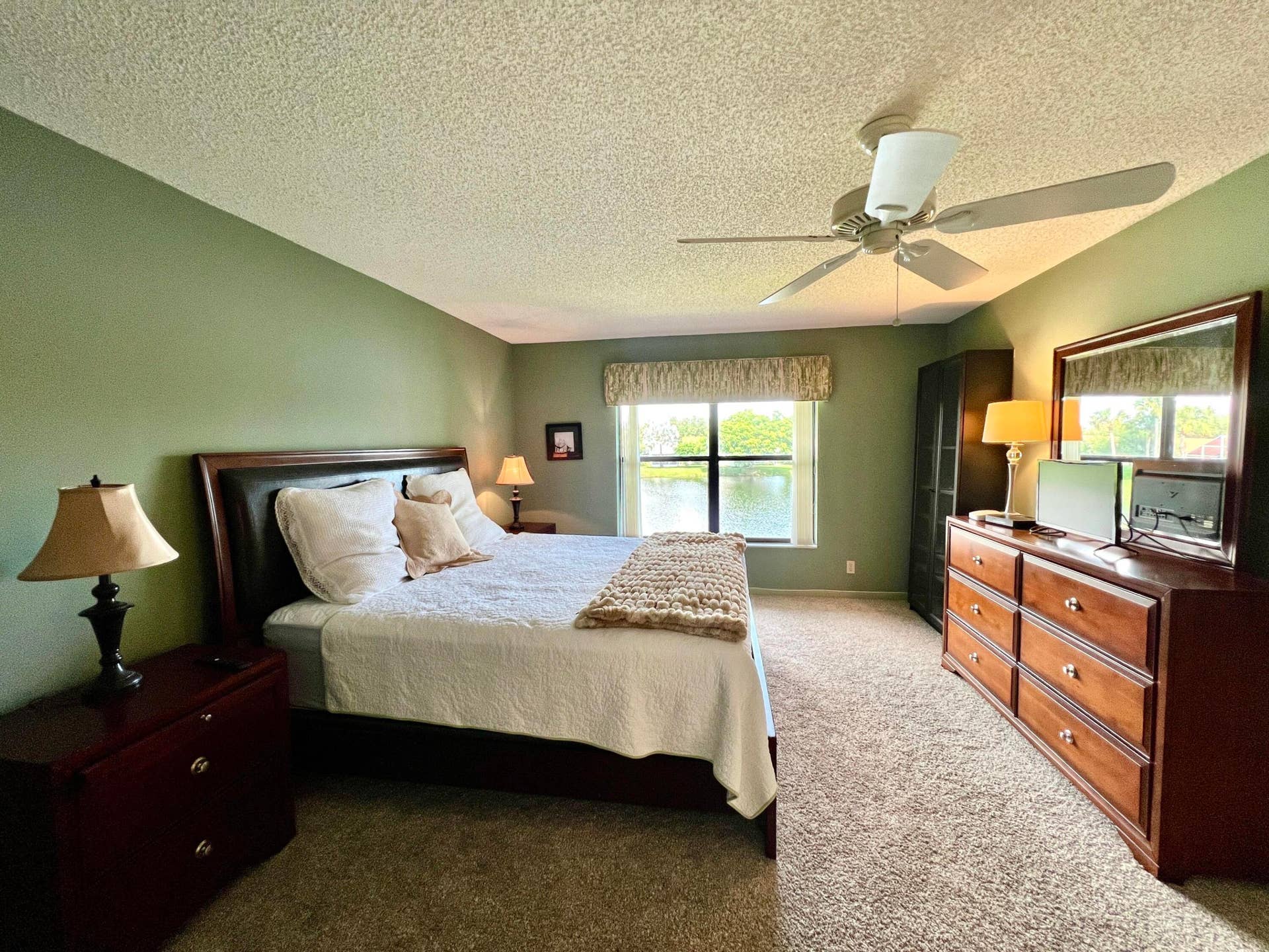 6944 BRIARLAKE Circle, #201, Palm Beach Gardens, FL 33418 Big and spacious Master BE