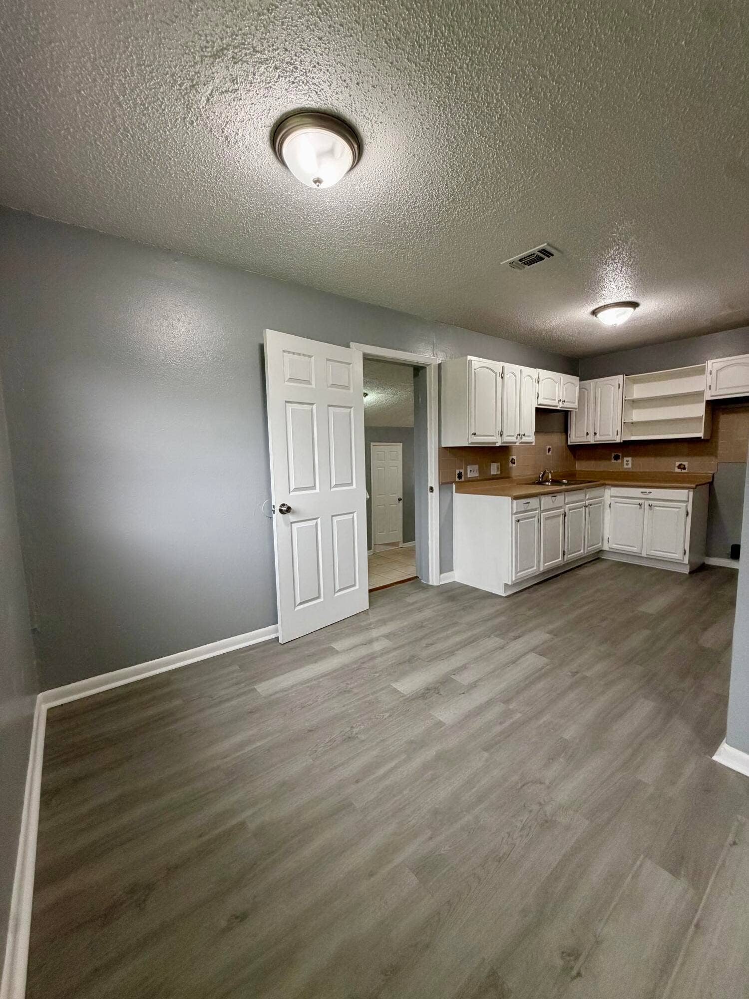 9117 LINGARD Avenue, Jacksonville, FL 32208 IMG_8028