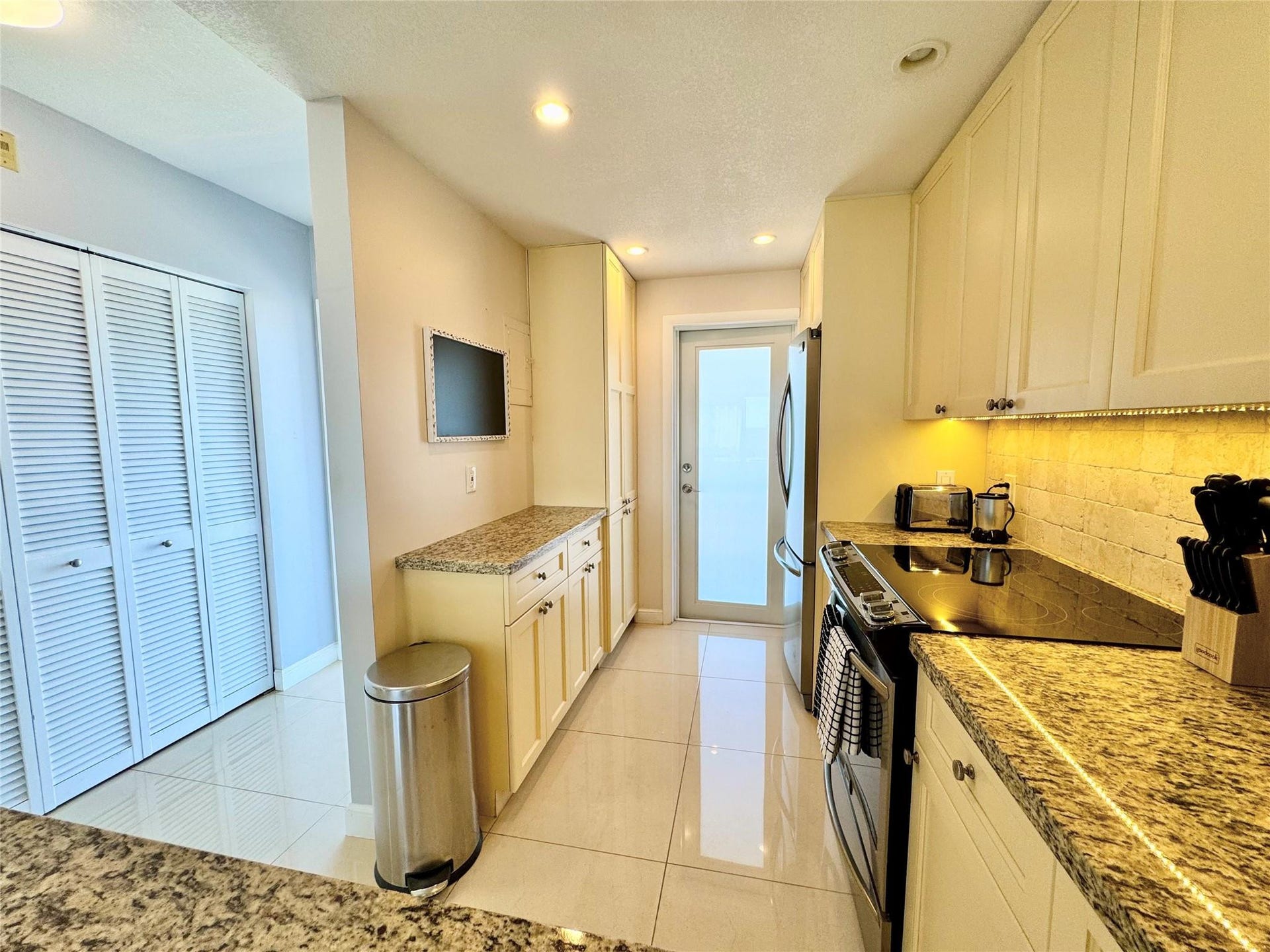 2350 NE 14TH Causeway, #703, Pompano Beach, Fort Lauderdale, FL 33062 Photo 12