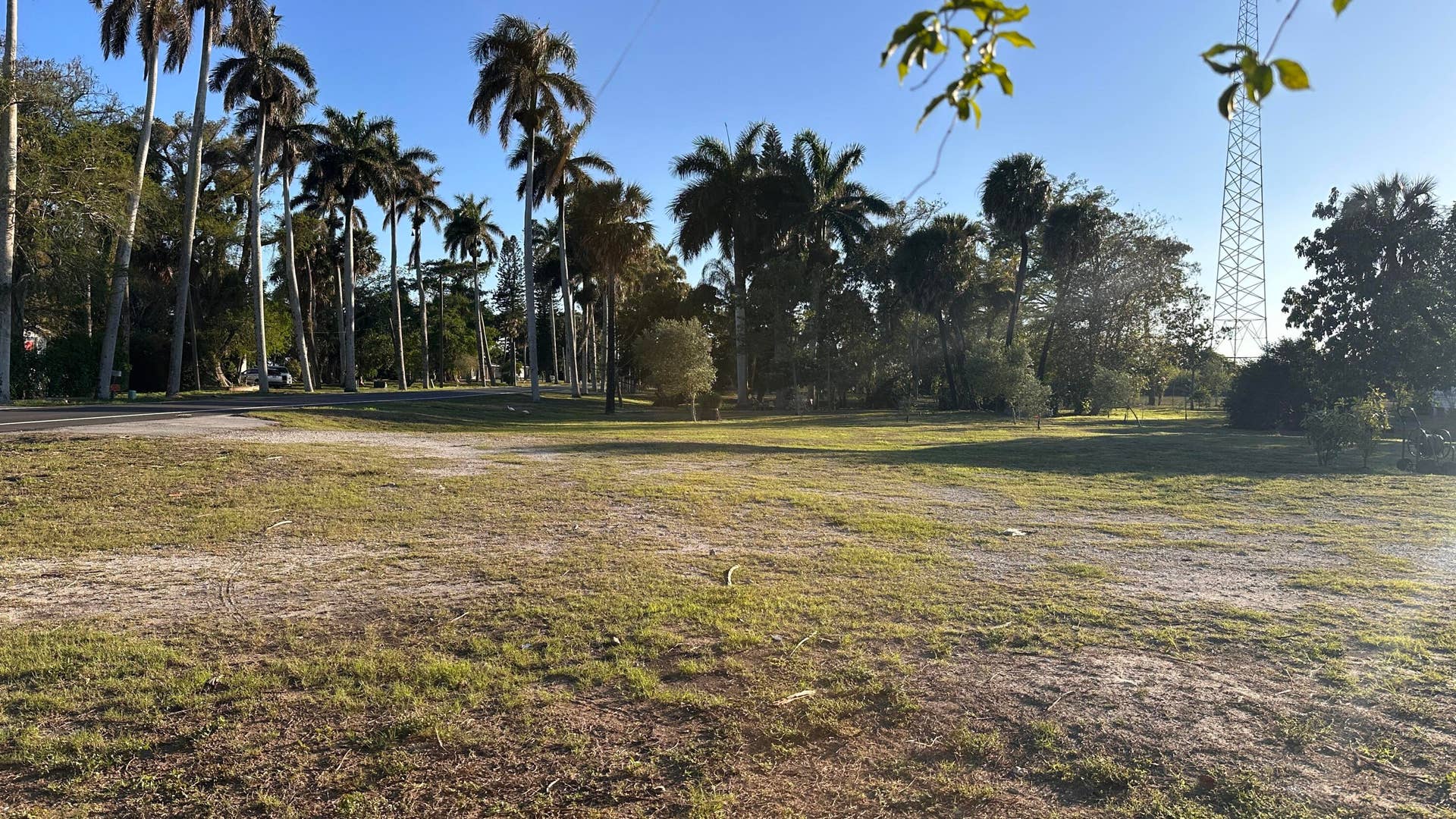 1977 E Main Street, Pahokee, FL 33476 2755DA1D-5A1C-48D0-87B8-C9242EA61FE2