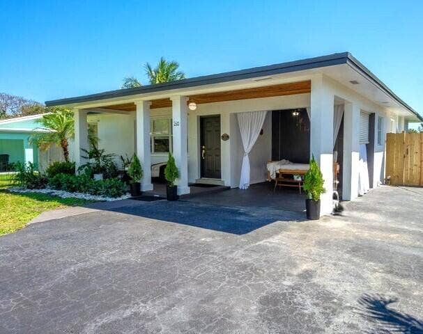 Property photo for 246 NE 14th Street, Delray Beach, FL
