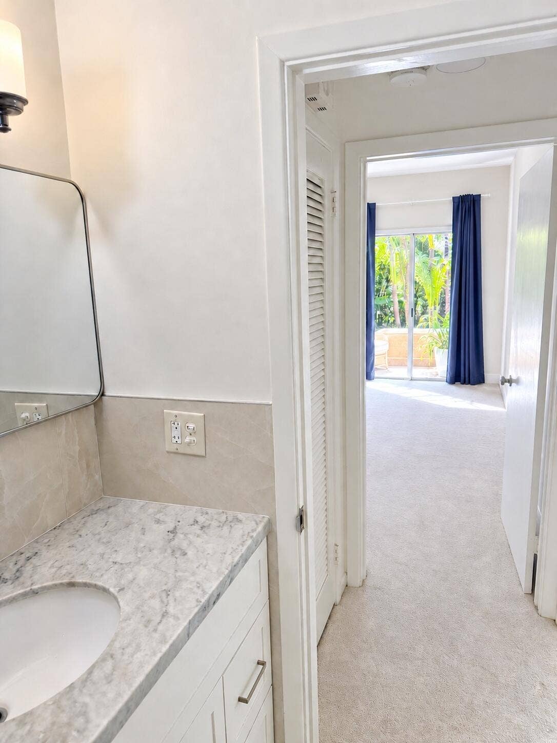 225 EVERGLADE Avenue, #Villa 5, Palm Beach, FL 33480 Bathroom Hallway onto Bedroom
