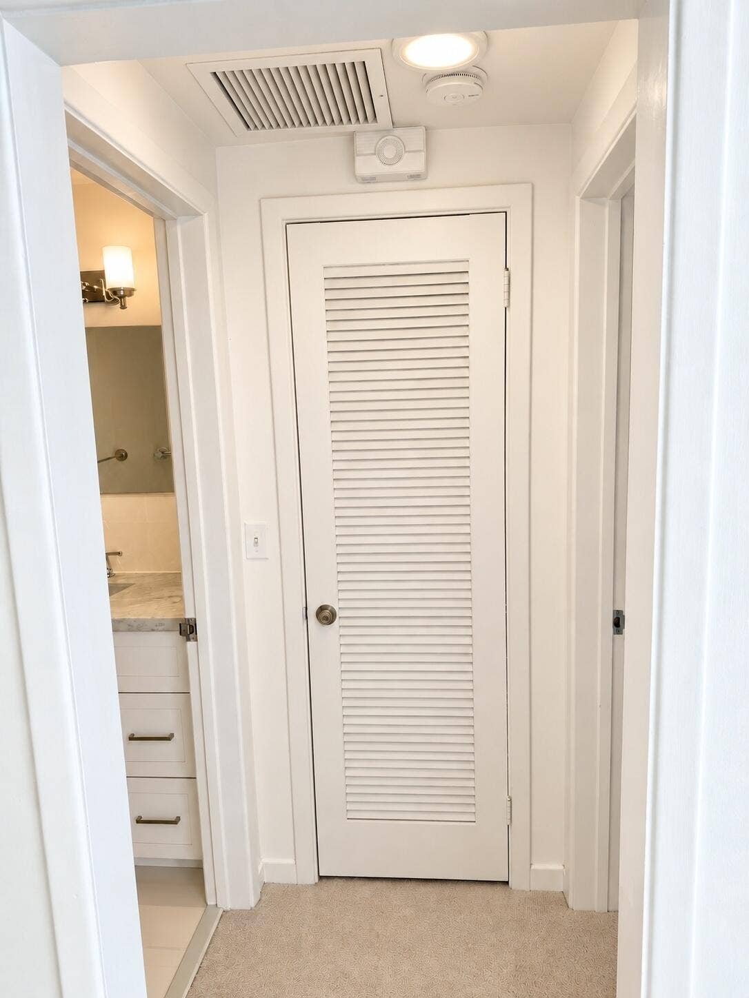 225 EVERGLADE Avenue, #Villa 5, Palm Beach, FL 33480 Hallway