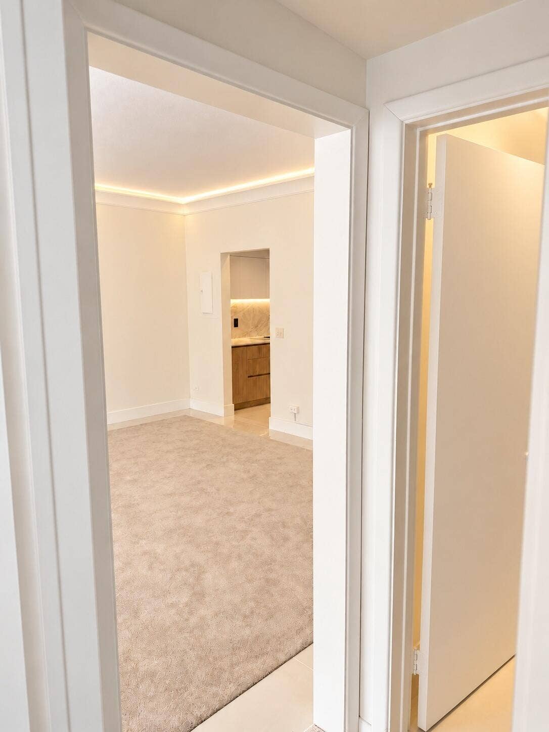 225 EVERGLADE Avenue, #Villa 5, Palm Beach, FL 33480 View from Bedroom into Dining Area