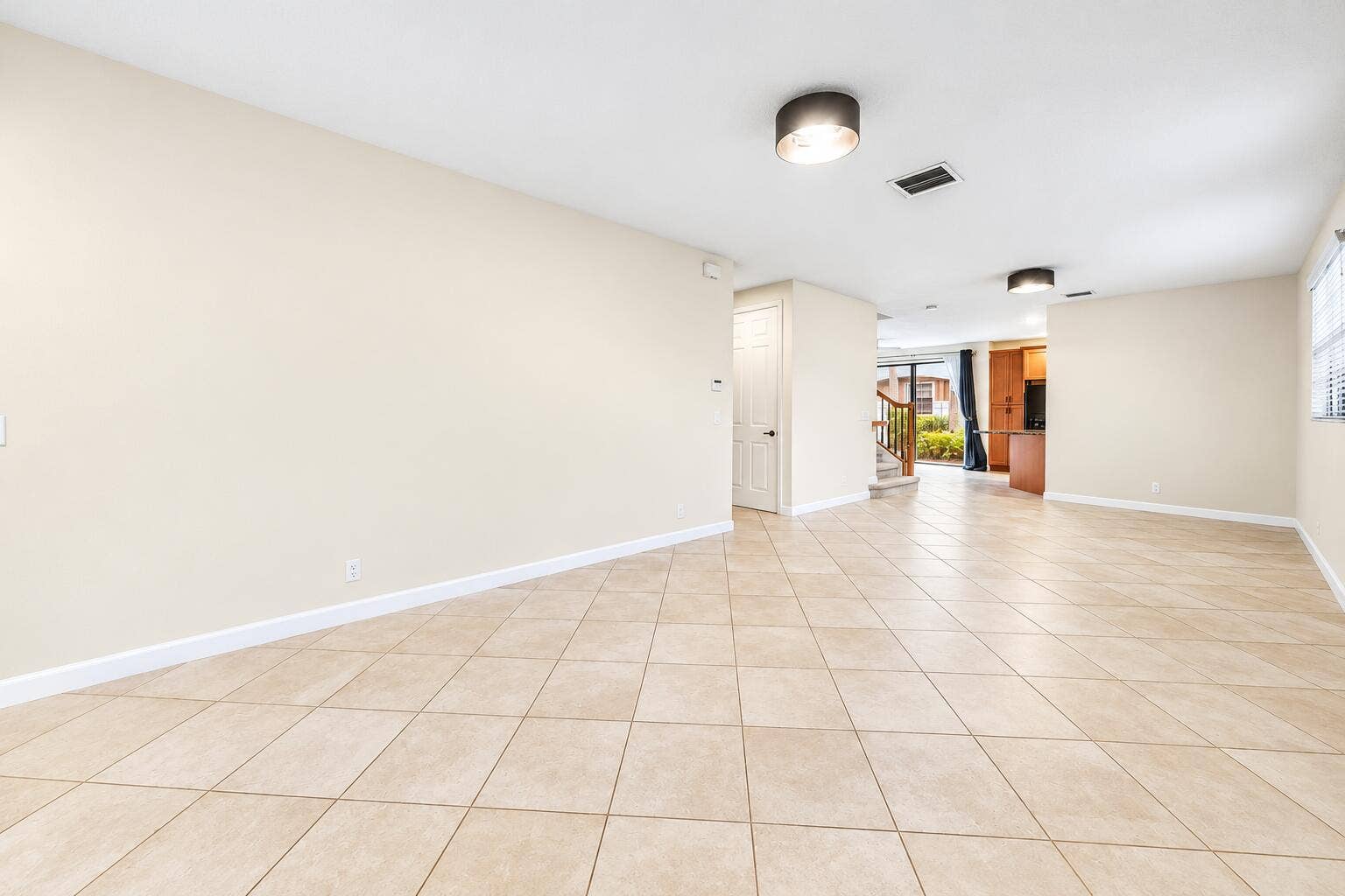247 W Chrystie Circle, Delray Beach, FL 33484 6 Indoor 1