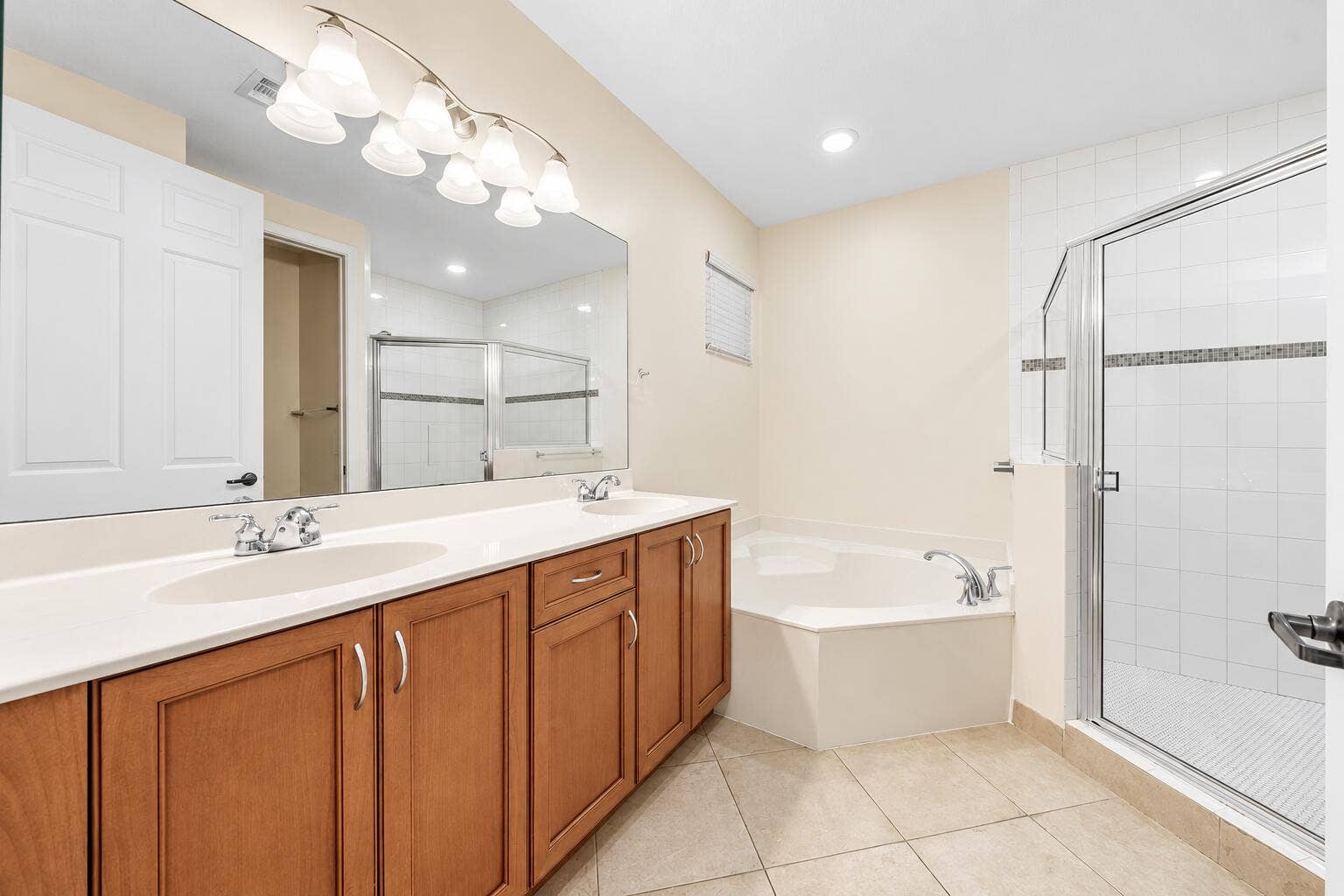 247 W Chrystie Circle, Delray Beach, FL 33484 Primary Bath 1