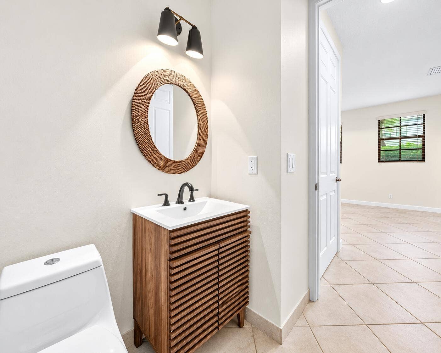 247 W Chrystie Circle, Delray Beach, FL 33484 15 Indoor