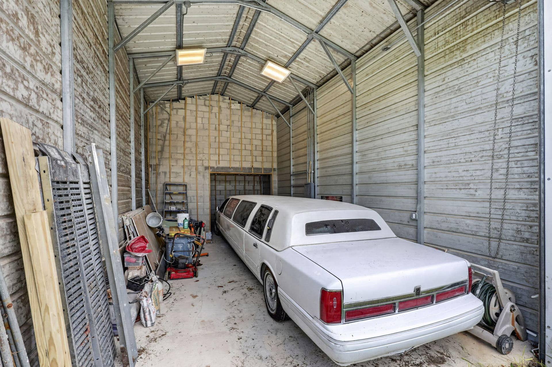 16825 89TH Place N, The Acreage, FL 33470 Fits a Limo