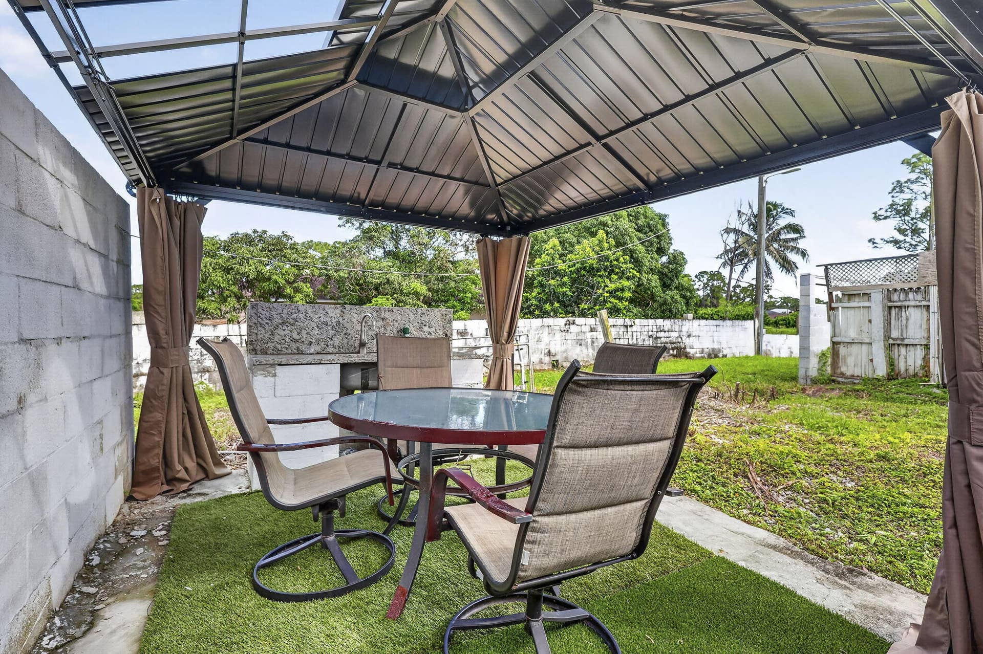 16825 89TH Place N, The Acreage, FL 33470 Gazebo