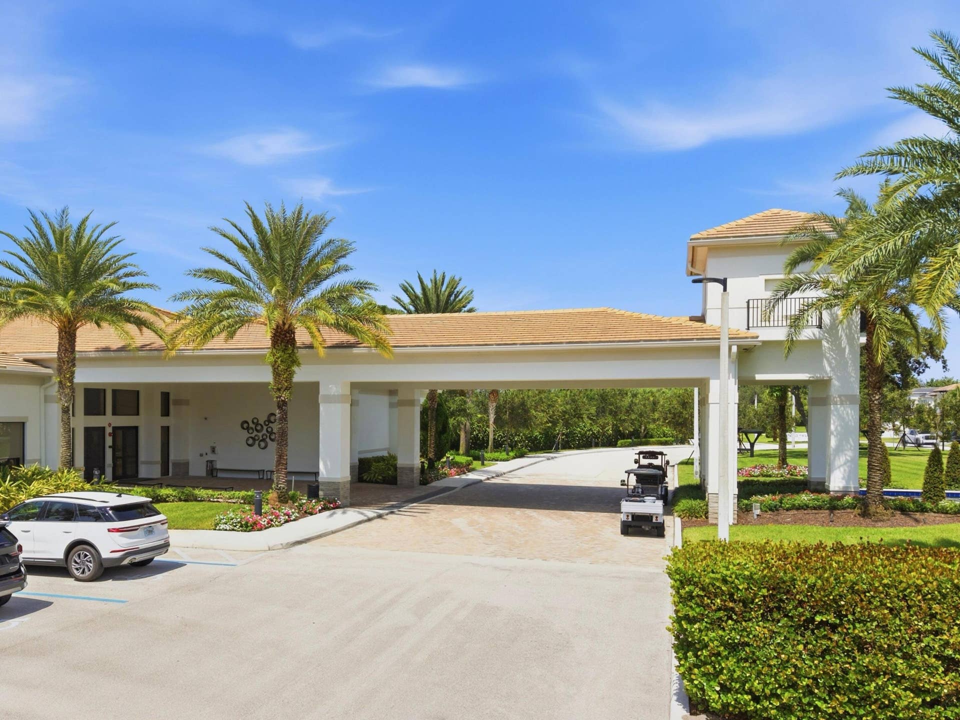 Clubhouse Porte Cochere