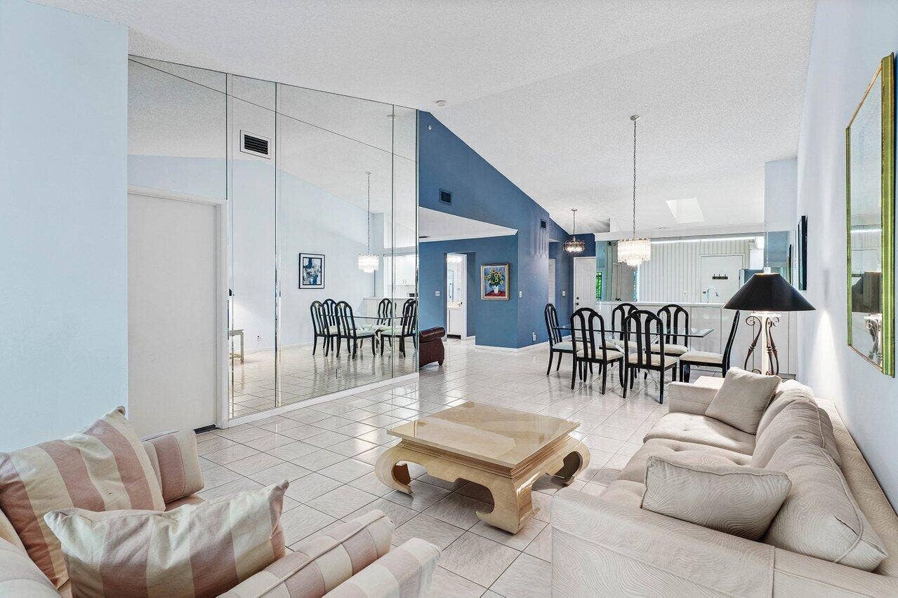 007-10063AndreaLane-B-BoyntonBeach-FL-33