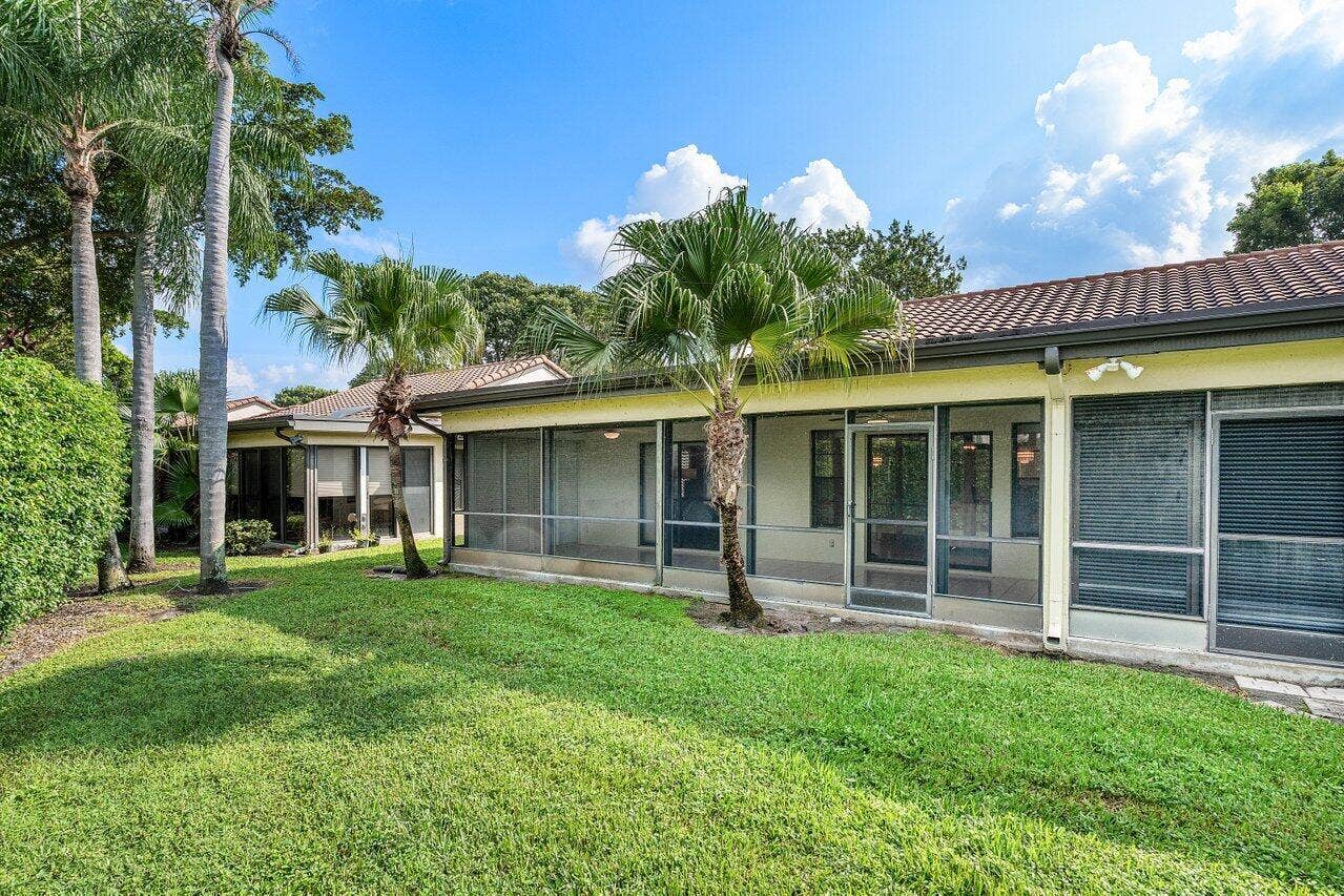 025-10063AndreaLane-B-BoyntonBeach-FL-33