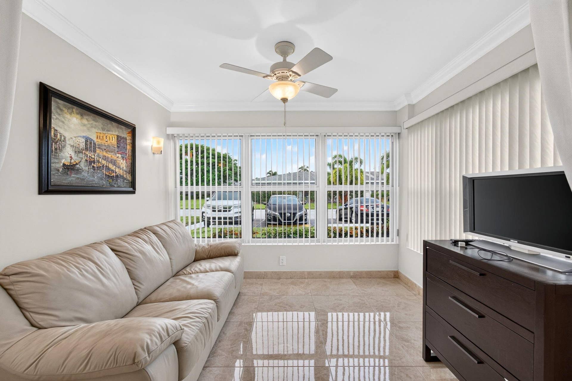 Enclosed Florida room under air (3)