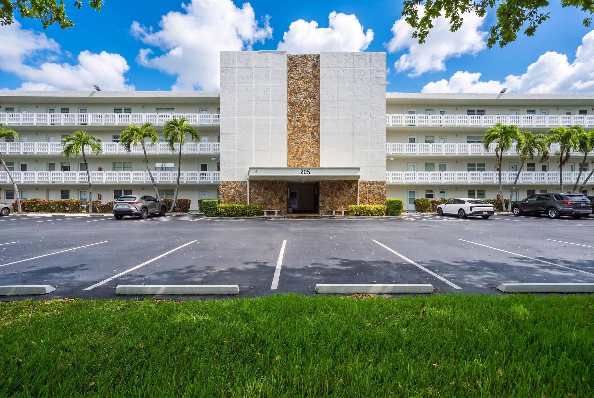 205 SE 11th Terrace, Dania Beach, FL 33004 DSC06480_reedit_e04835ee