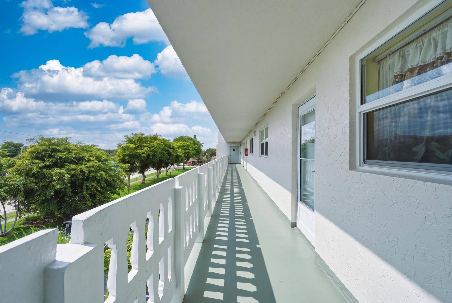 205 SE 11th Terrace, Dania Beach, FL 33004 DSC06483_reedit_60bc22a9
