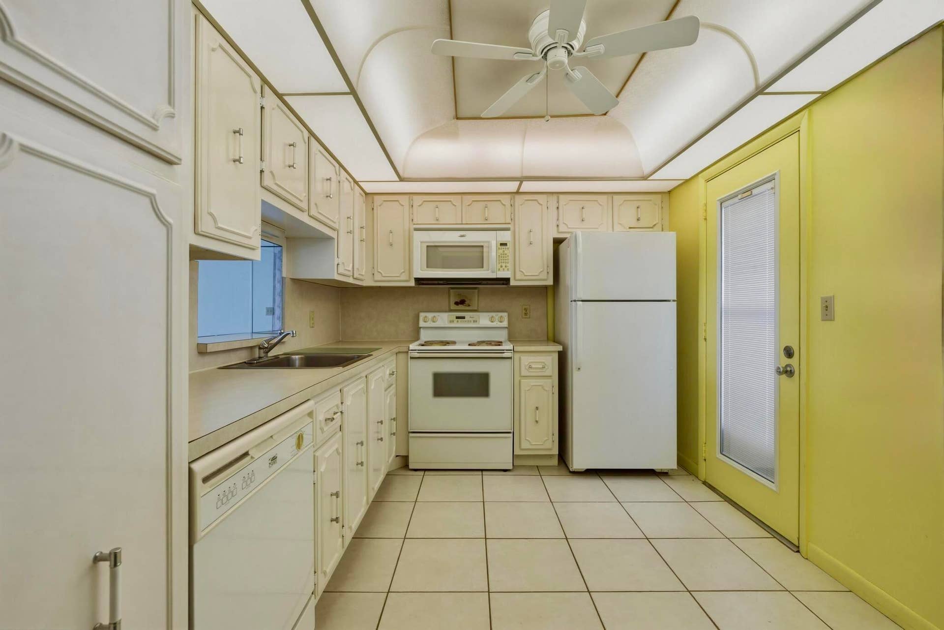 205 SE 11th Terrace, Dania Beach, FL 33004 DSC06489