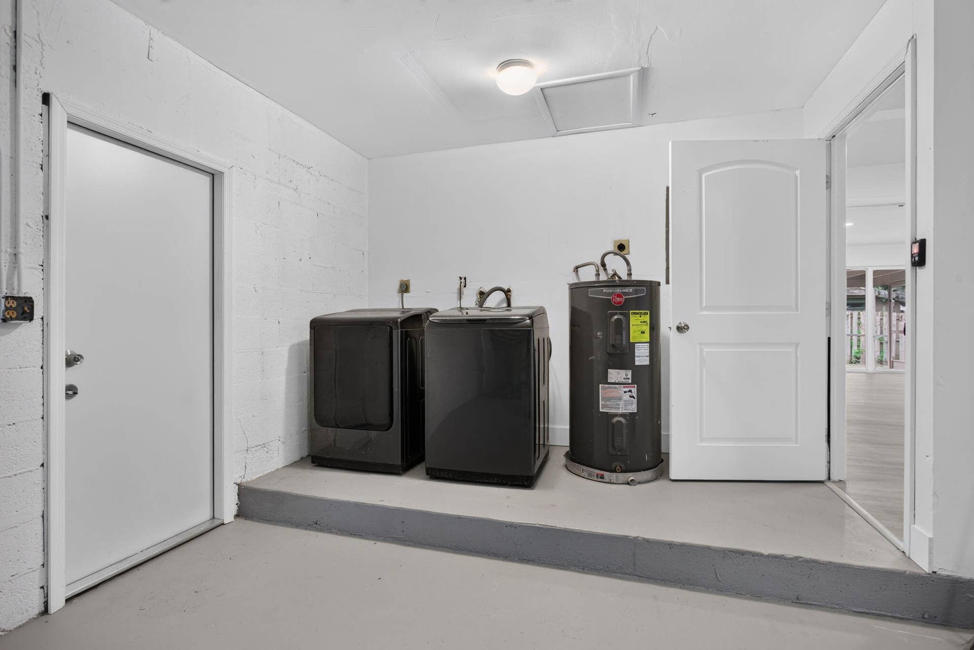 WASHER, DRYER & WATER HEATER