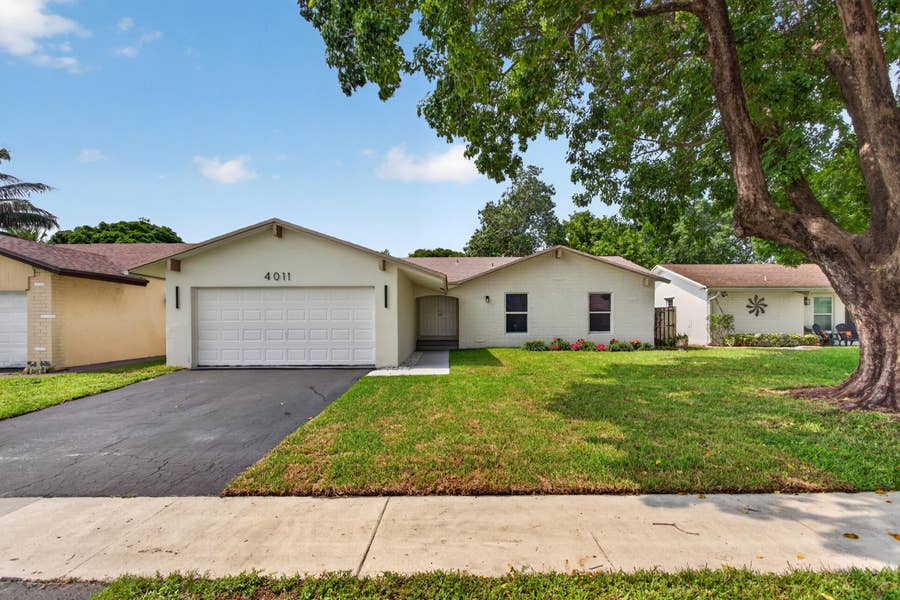 Property photo for 4011 NW 93rd Avenue, Sunrise, FL