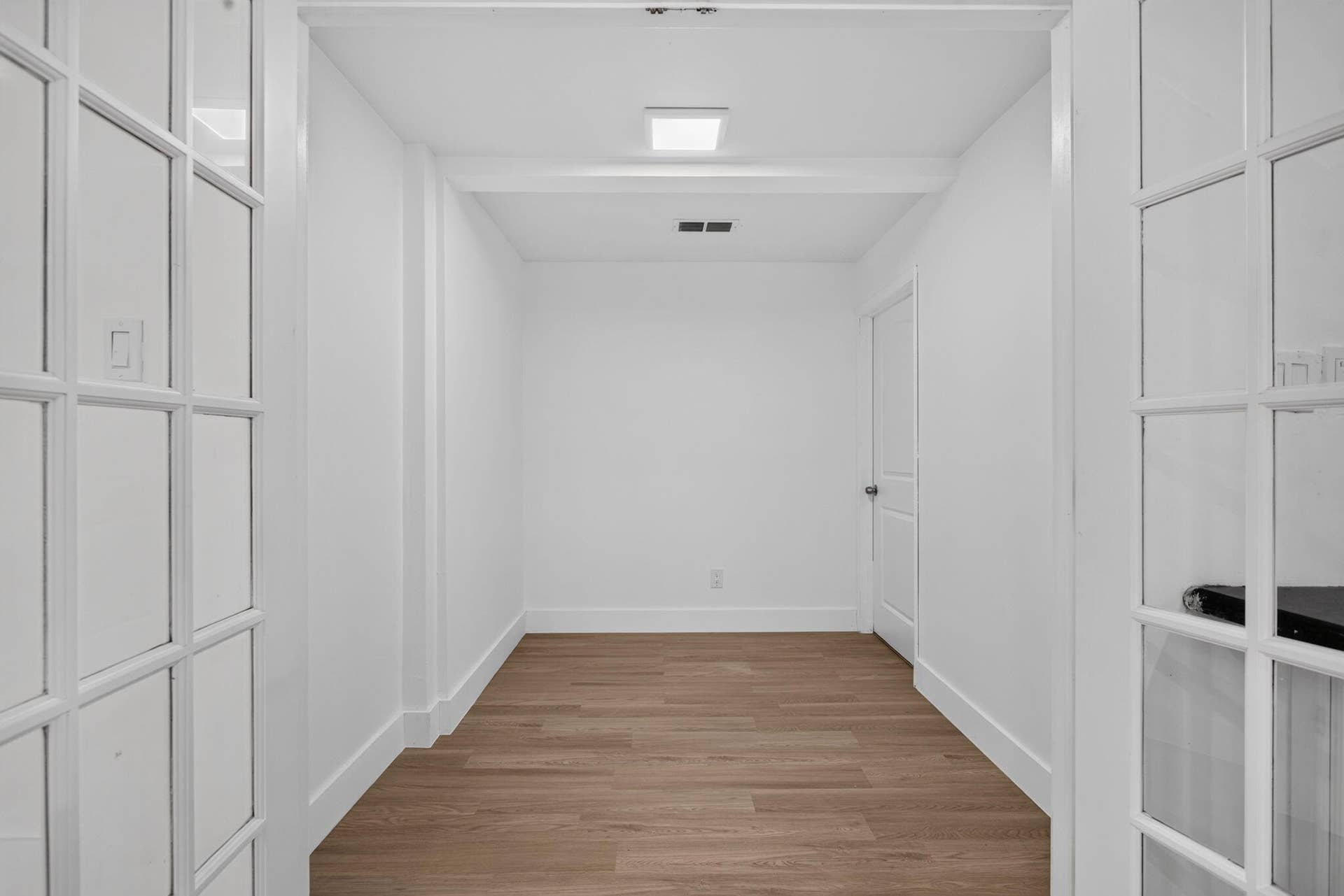 DEN / STUDIO / OFFICE SUITE
