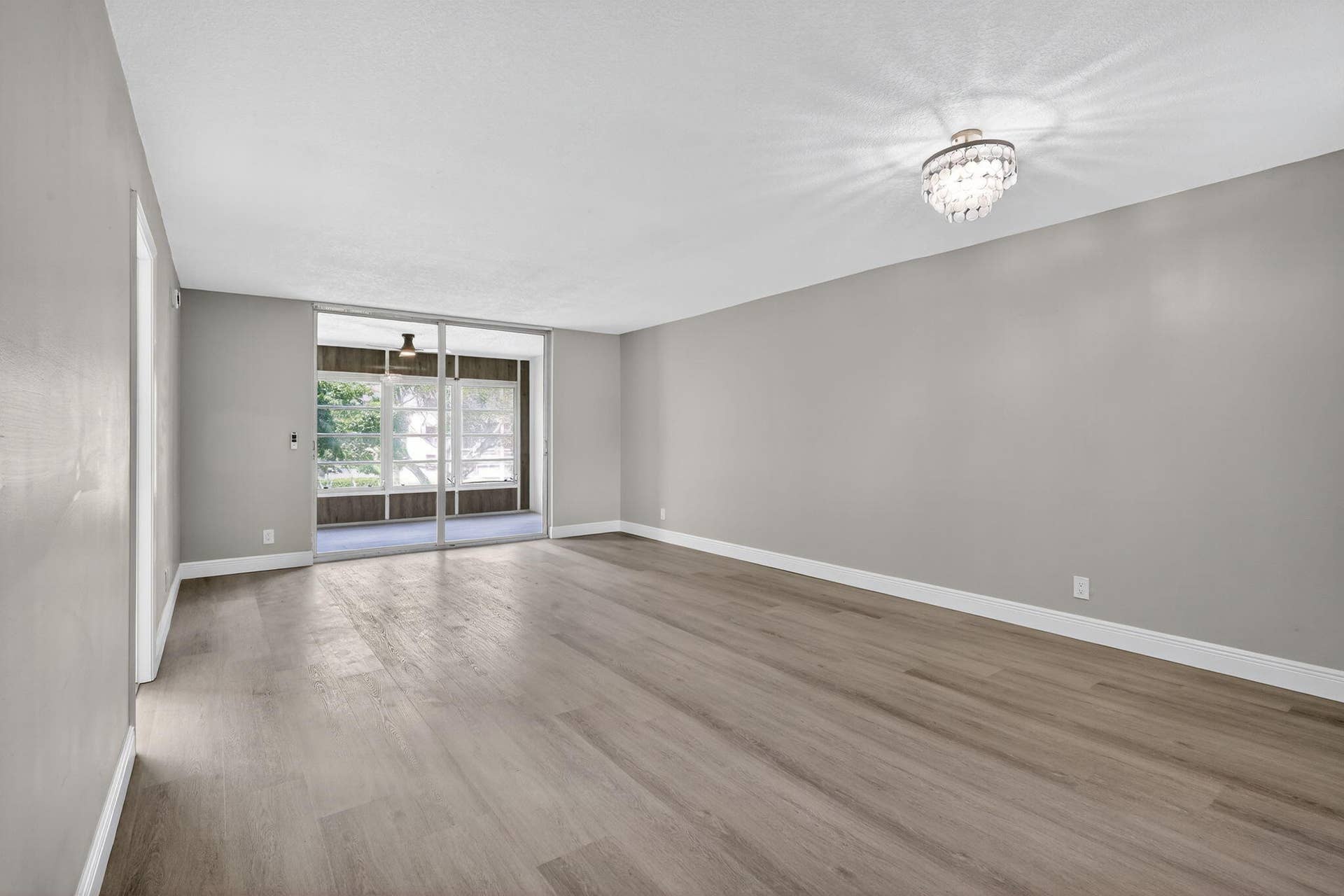 14527 BONAIRE Boulevard, #309, Delray Beach, FL 33446 living room