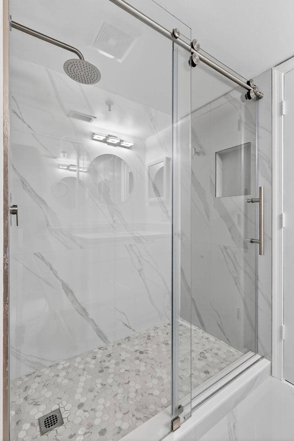 14527 BONAIRE Boulevard, #309, Delray Beach, FL 33446 shower