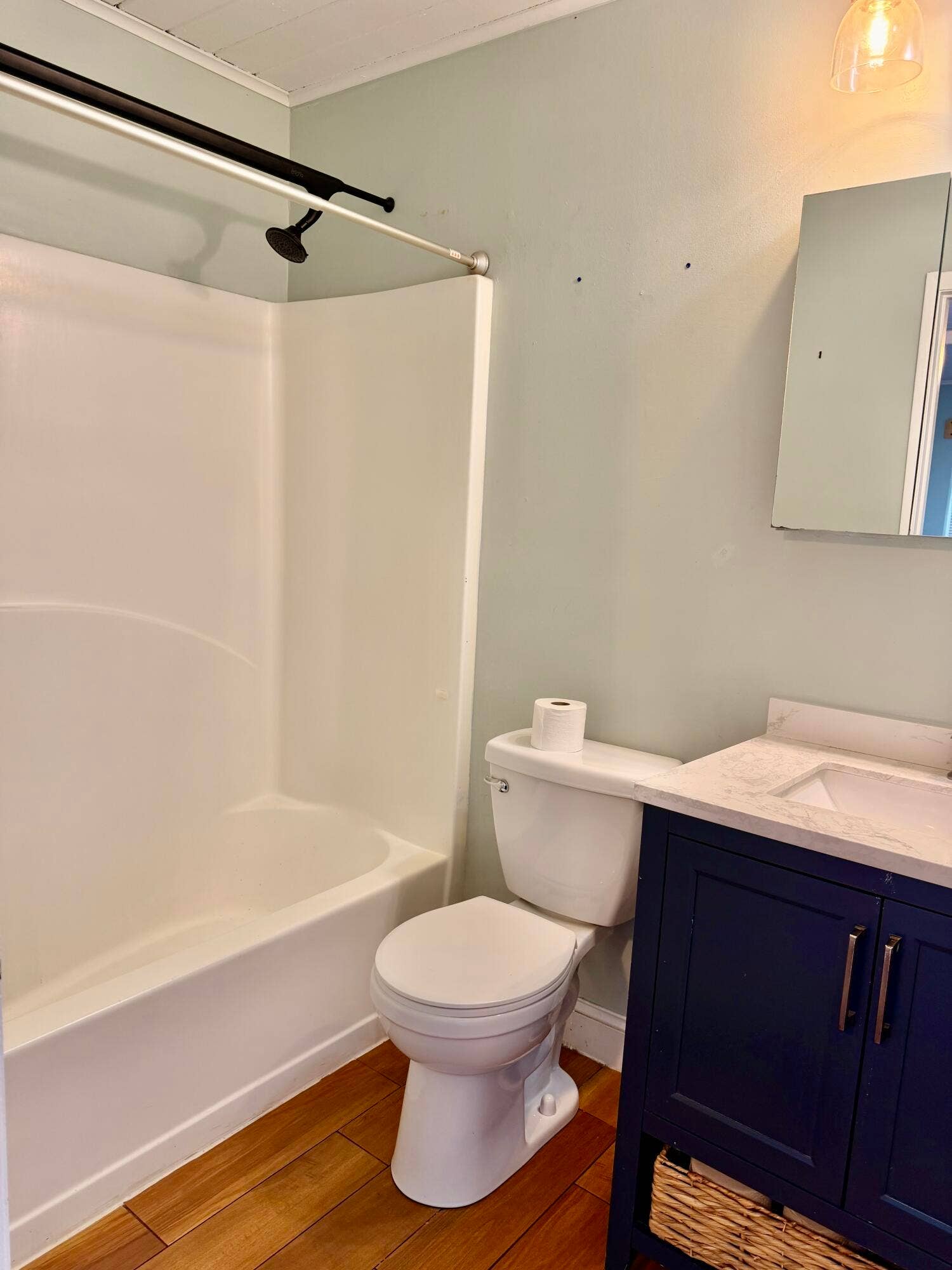 Main Bath-double shower head
