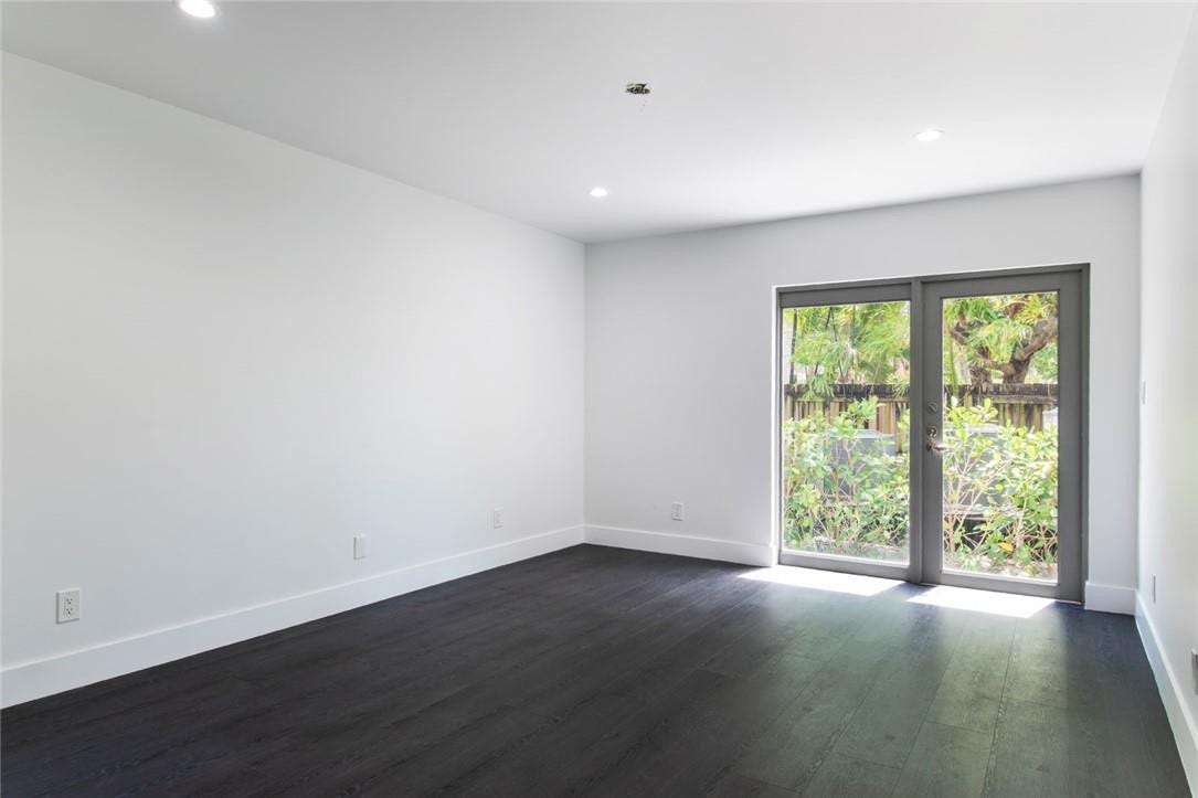 26 SE 10TH Avenue, Fort Lauderdale, Fort Lauderdale, FL 33301 1st floor bedroom