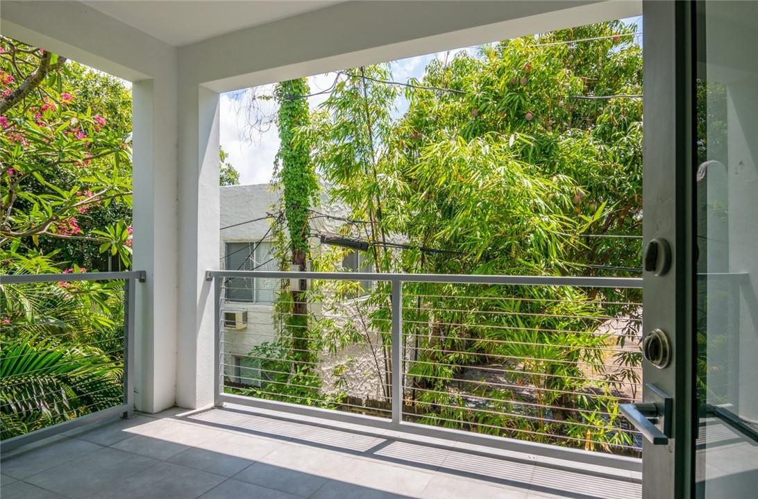 26 SE 10TH Avenue, Fort Lauderdale, Fort Lauderdale, FL 33301 Great Rm outdoor dining