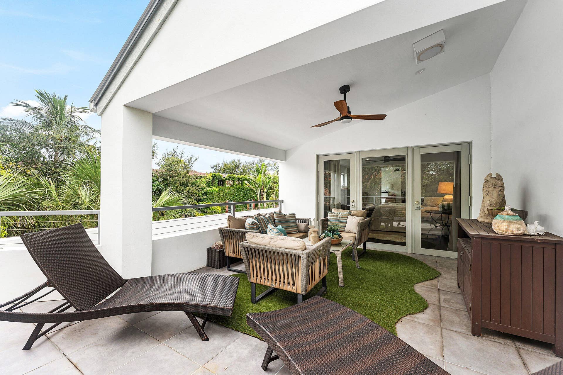 26 SE 10TH Avenue, Fort Lauderdale, Fort Lauderdale, FL 33301 3rd Floor Outdoor LR