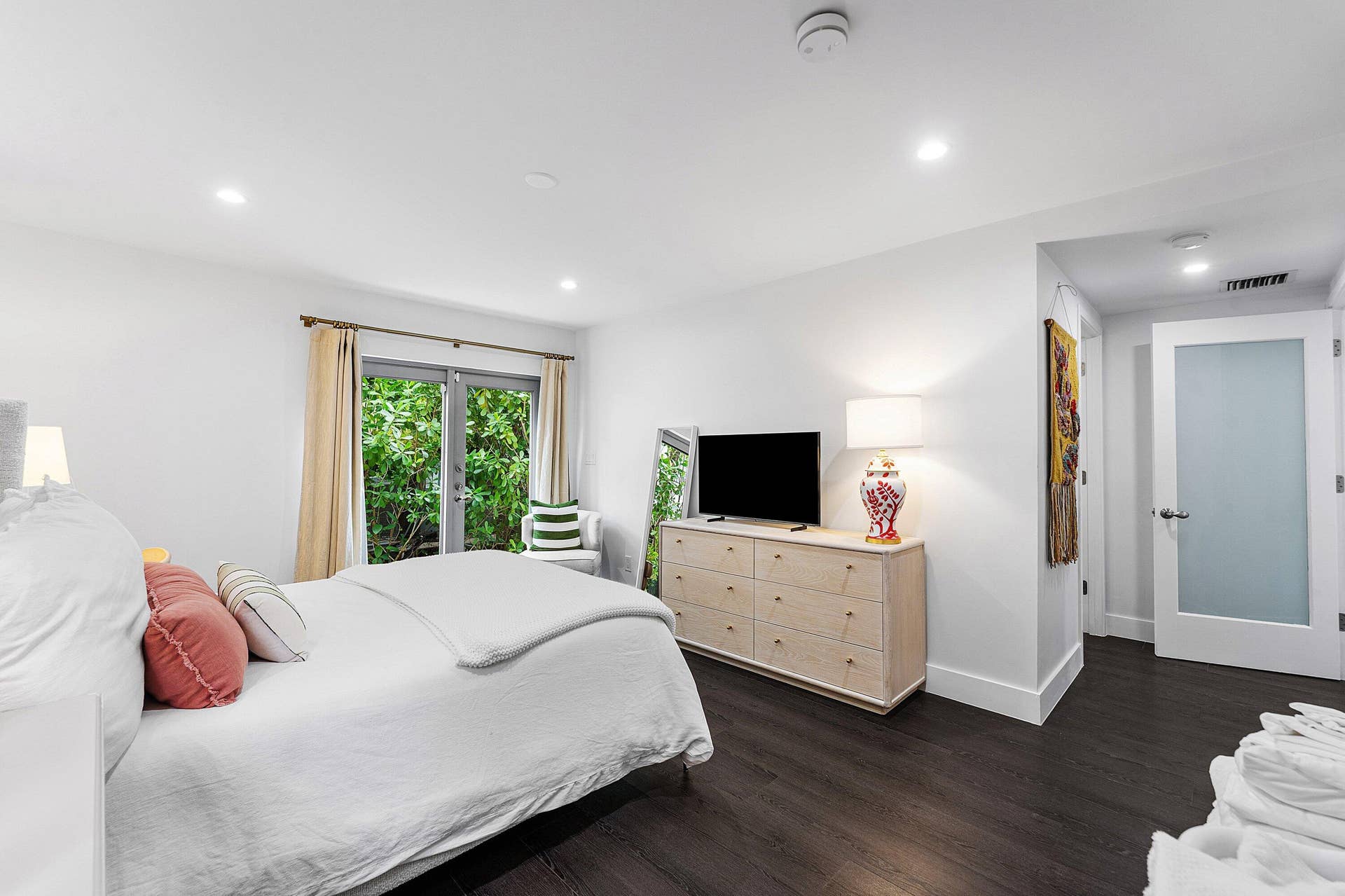 26 SE 10TH Avenue, Fort Lauderdale, Fort Lauderdale, FL 33301 1st Floor bedroom