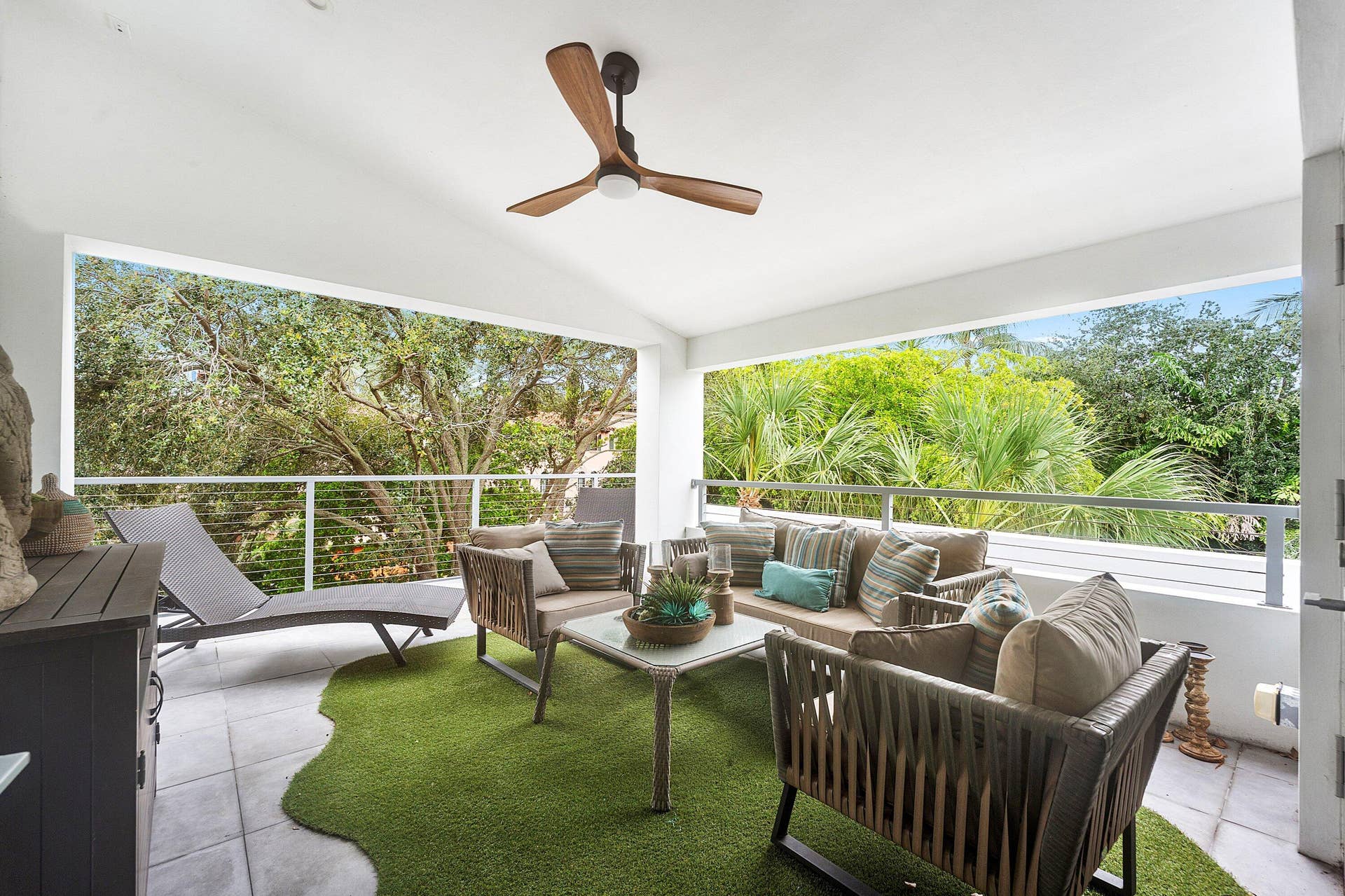 26 SE 10TH Avenue, Fort Lauderdale, Fort Lauderdale, FL 33301 3rd FloorOutdoor LR