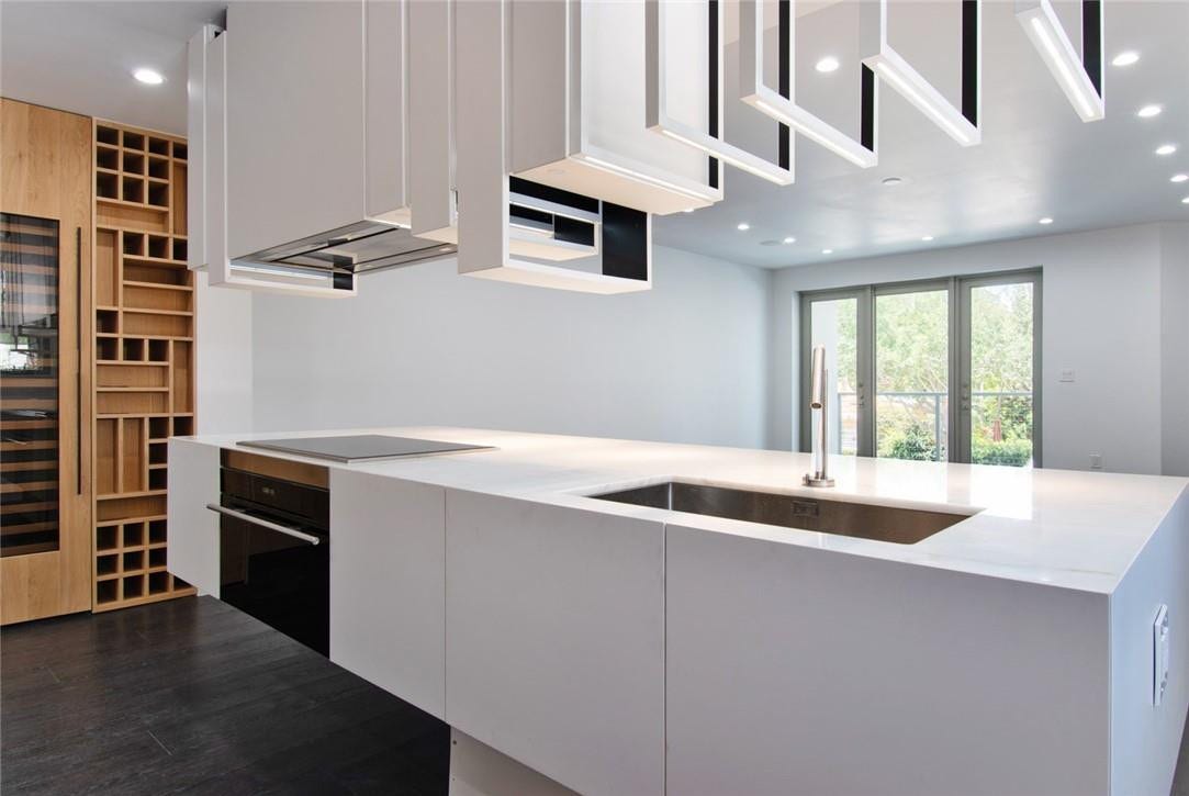 26 SE 10TH Avenue, Fort Lauderdale, Fort Lauderdale, FL 33301 Kitchen Island