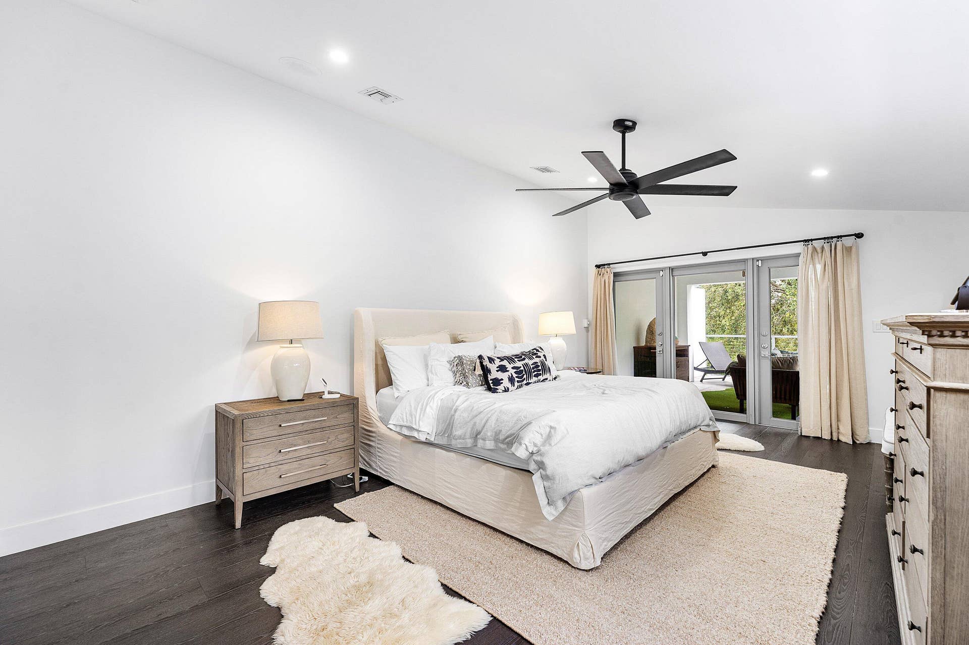 26 SE 10TH Avenue, Fort Lauderdale, Fort Lauderdale, FL 33301 Primary Bedroom (entire 3rd floor)