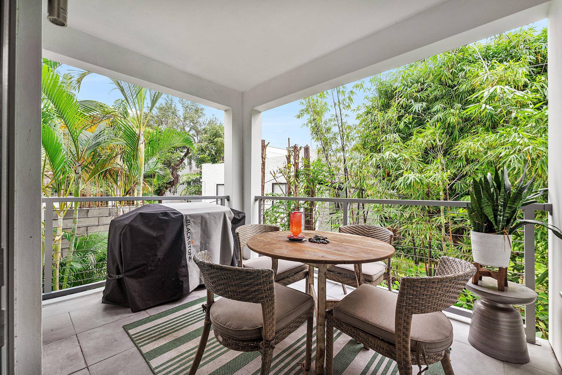 26 SE 10TH Avenue, Fort Lauderdale, Fort Lauderdale, FL 33301 Great Rm outdoor dining