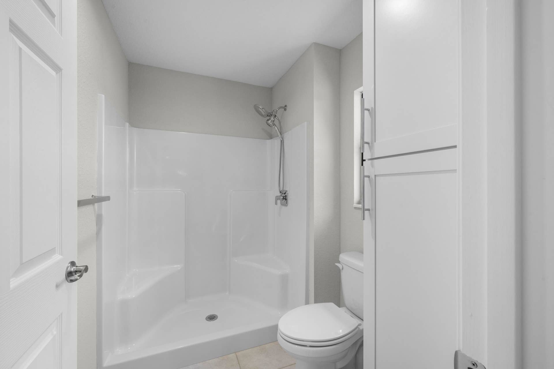 52 Lagos Del Norte, Fort Pierce, FL 34951 Guest Bathroom