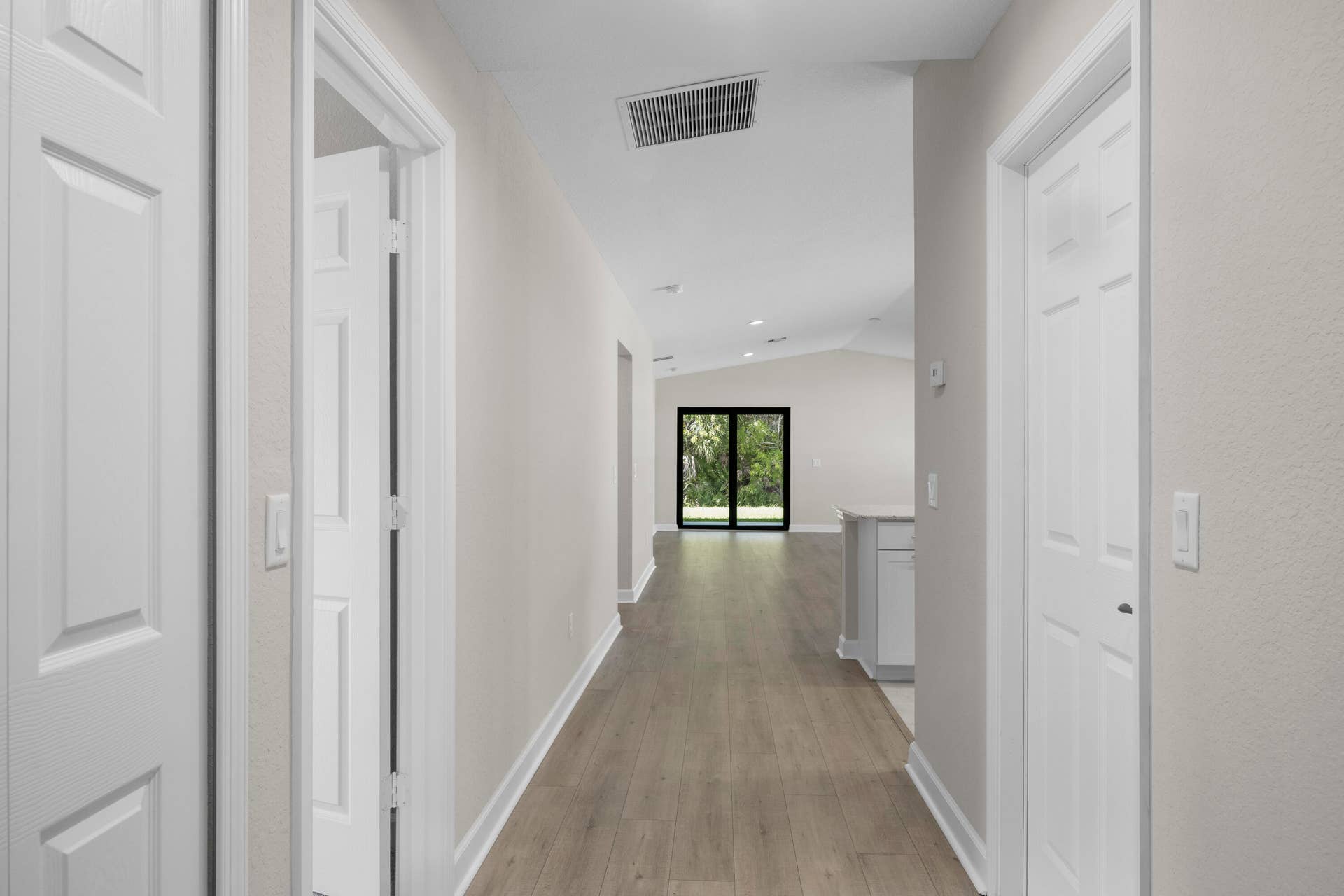 52 Lagos Del Norte, Fort Pierce, FL 34951 Hall to back porch