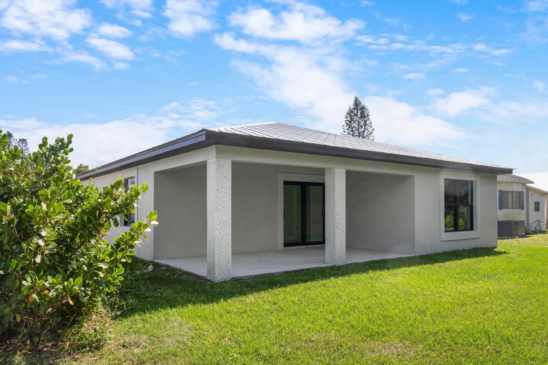 52 Lagos Del Norte, Fort Pierce, FL 34951 Back