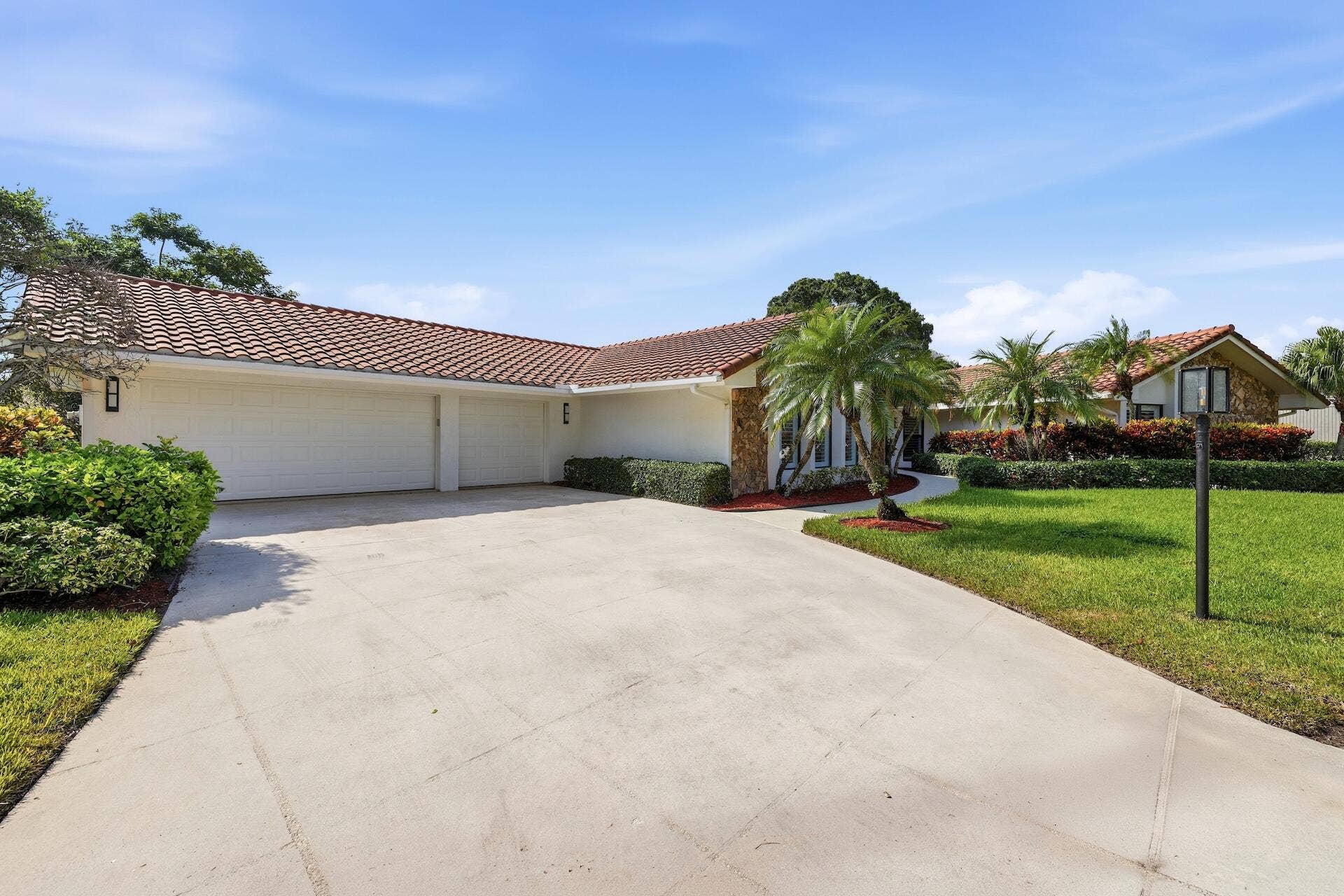 1013 SHADY LAKES Circle, Palm Beach Gardens, FL 33418 Front Exterior