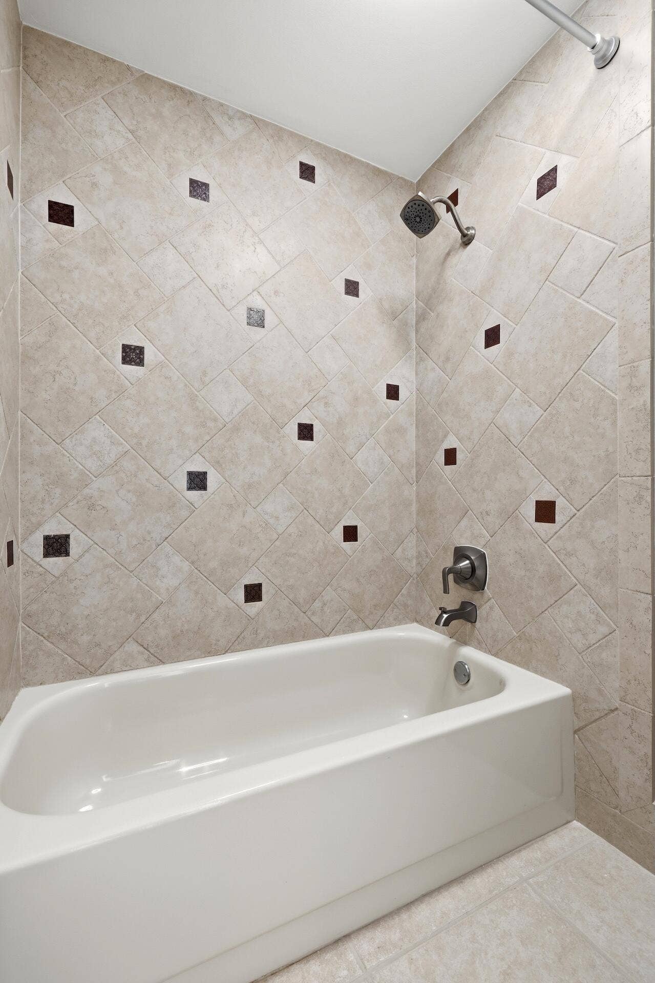 1013 SHADY LAKES Circle, Palm Beach Gardens, FL 33418 Bathroom