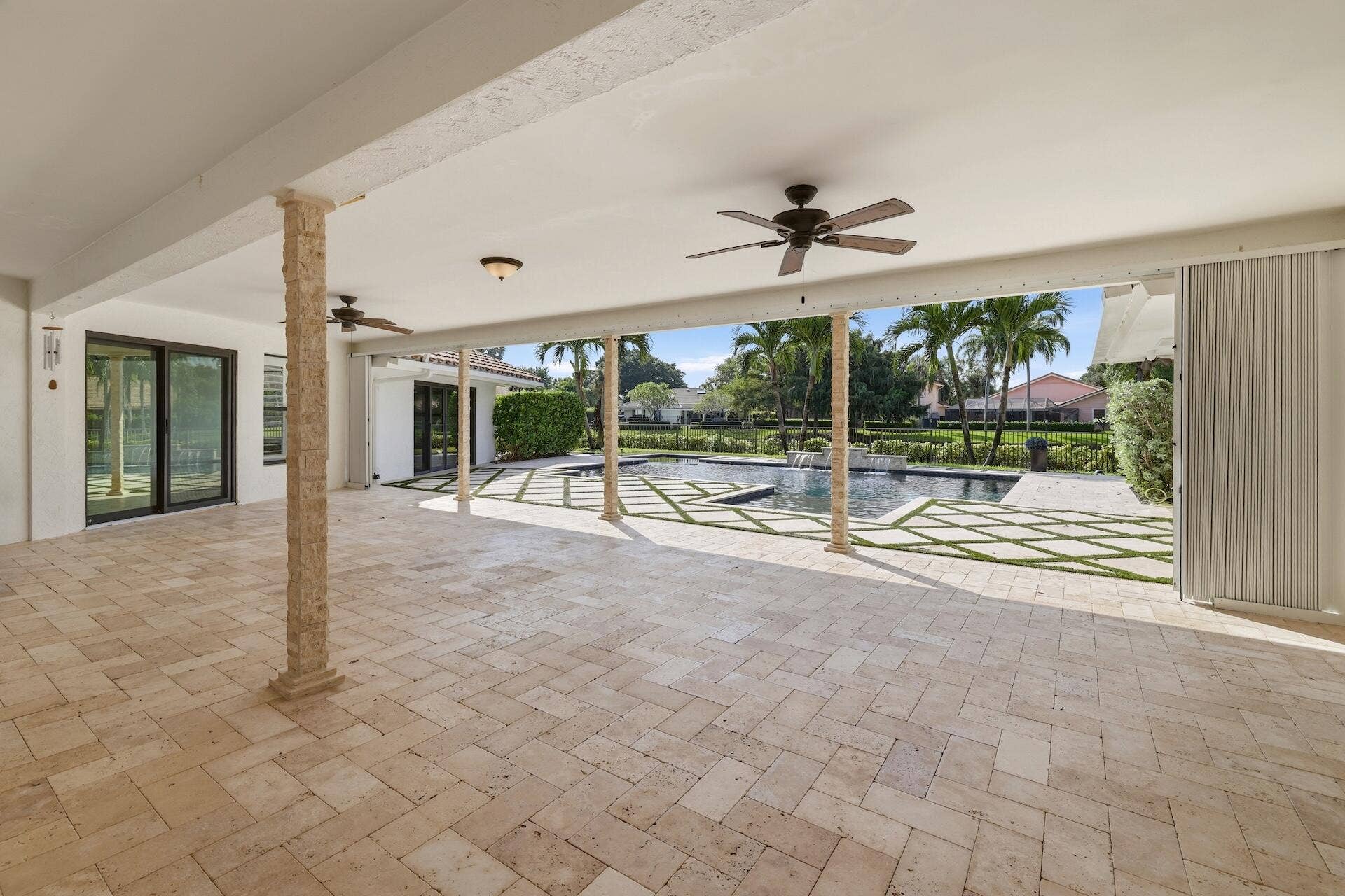 1013 SHADY LAKES Circle, Palm Beach Gardens, FL 33418 Covered Patio